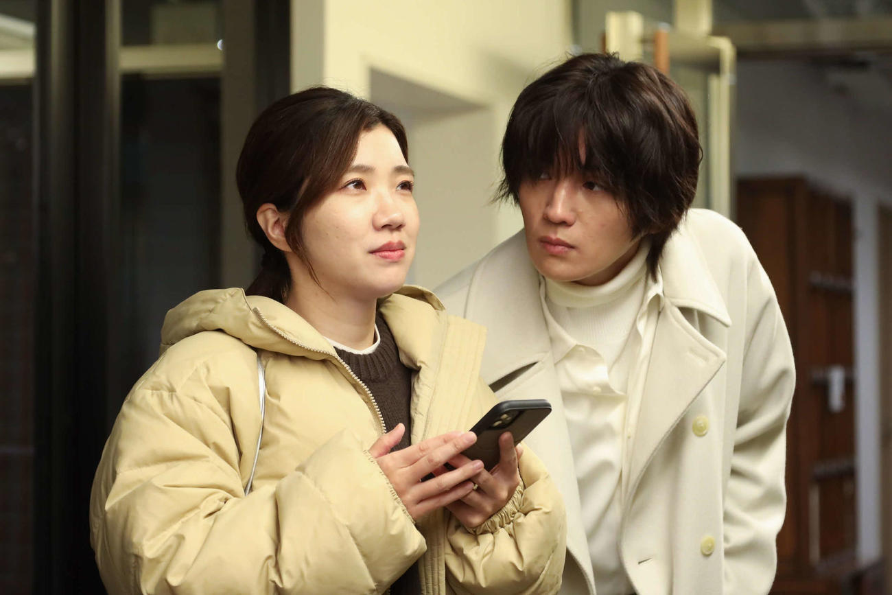 フジテレビ系「婚活1000本ノック」に出演する左から福田麻貴、八木勇征(C)フジテレビ