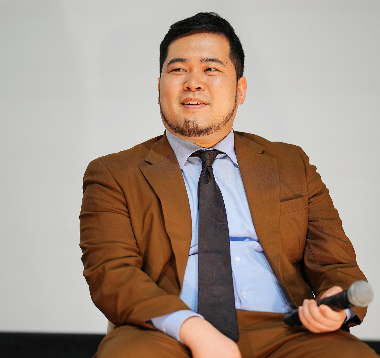 トークイベントで笑顔を見せる令和ロマンの松井ケムリ（撮影・垰建太）