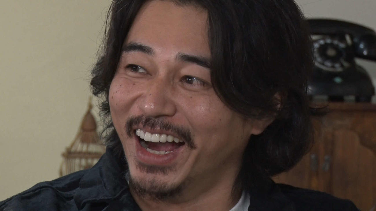 フジテレビ系「突然ですが占ってもいいですか」に出演する東出昌大(C)フジテレビ