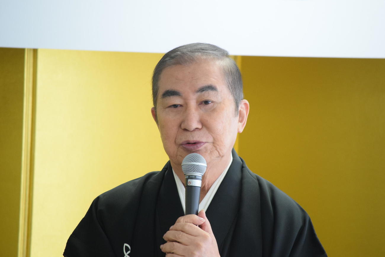 弟子らの襲名に同席した桂文枝（撮影・阪口孝志）