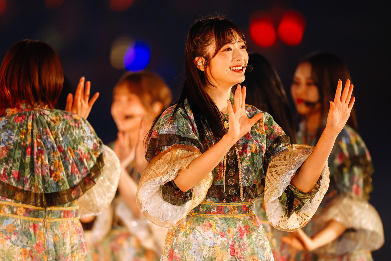小林由依卒業コンサートでパフォーマンスする櫻坂46