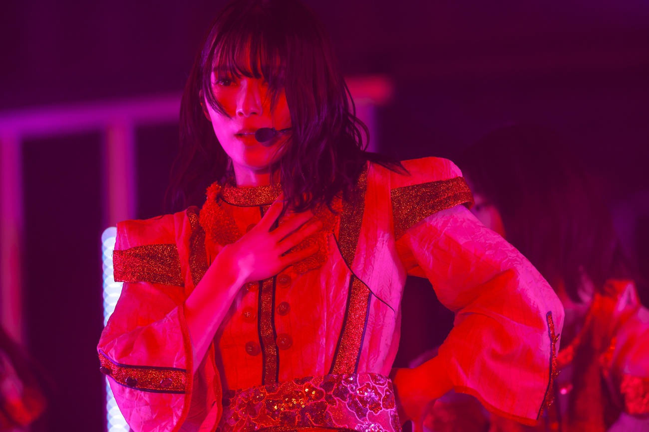 小林由依卒業コンサートでパフォーマンスする櫻坂46