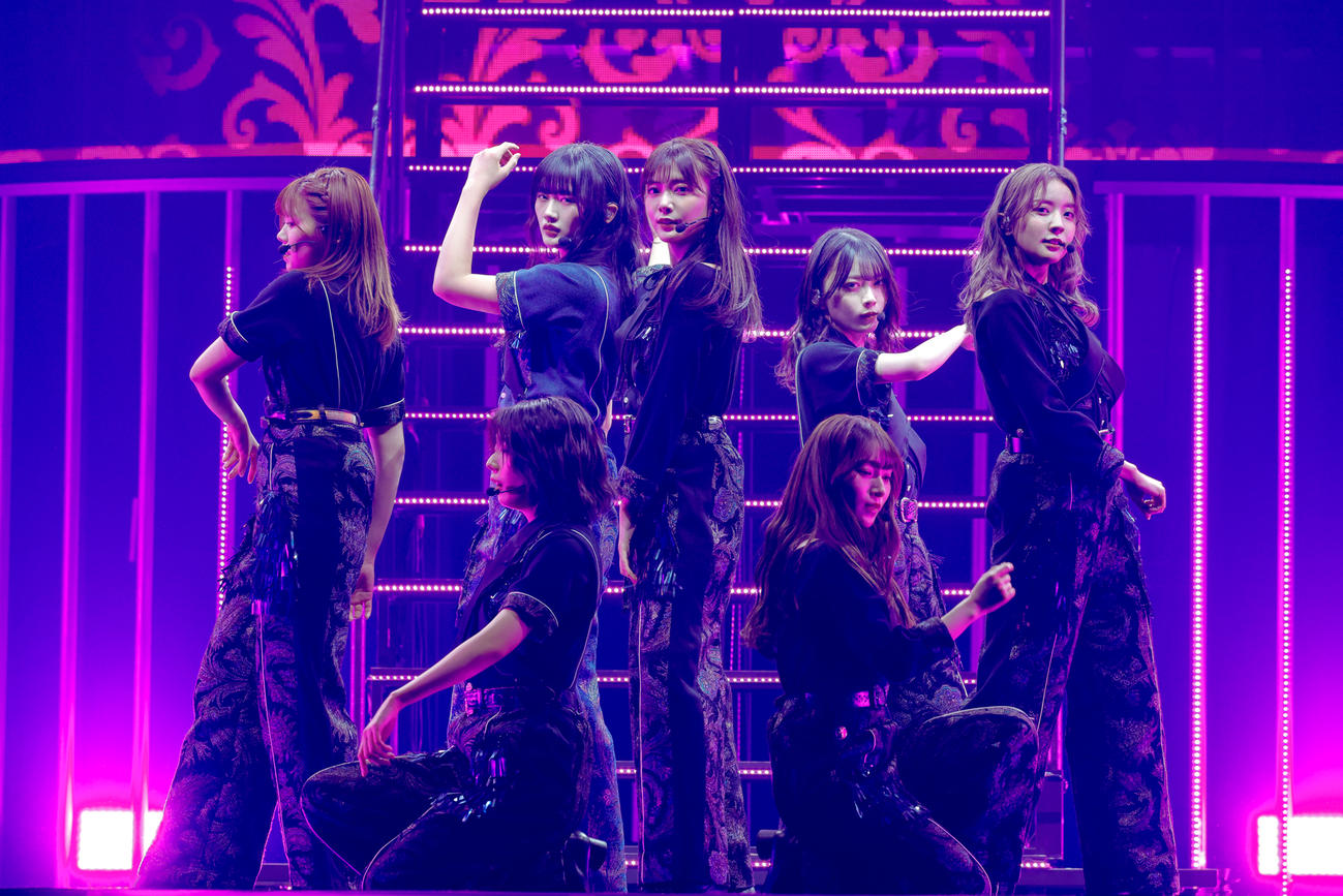 小林由依卒業コンサートでパフォーマンスする櫻坂46