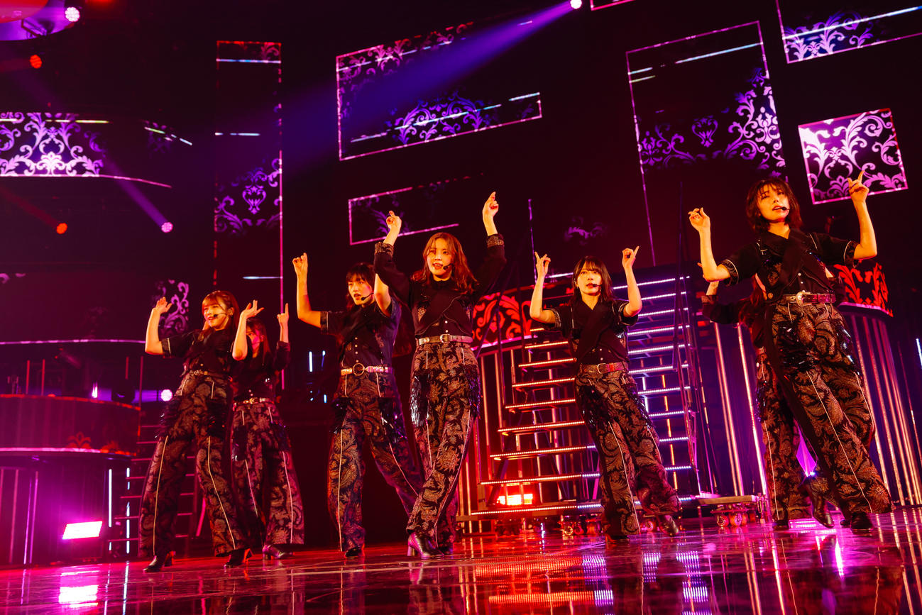 小林由依卒業コンサートでパフォーマンスする櫻坂46