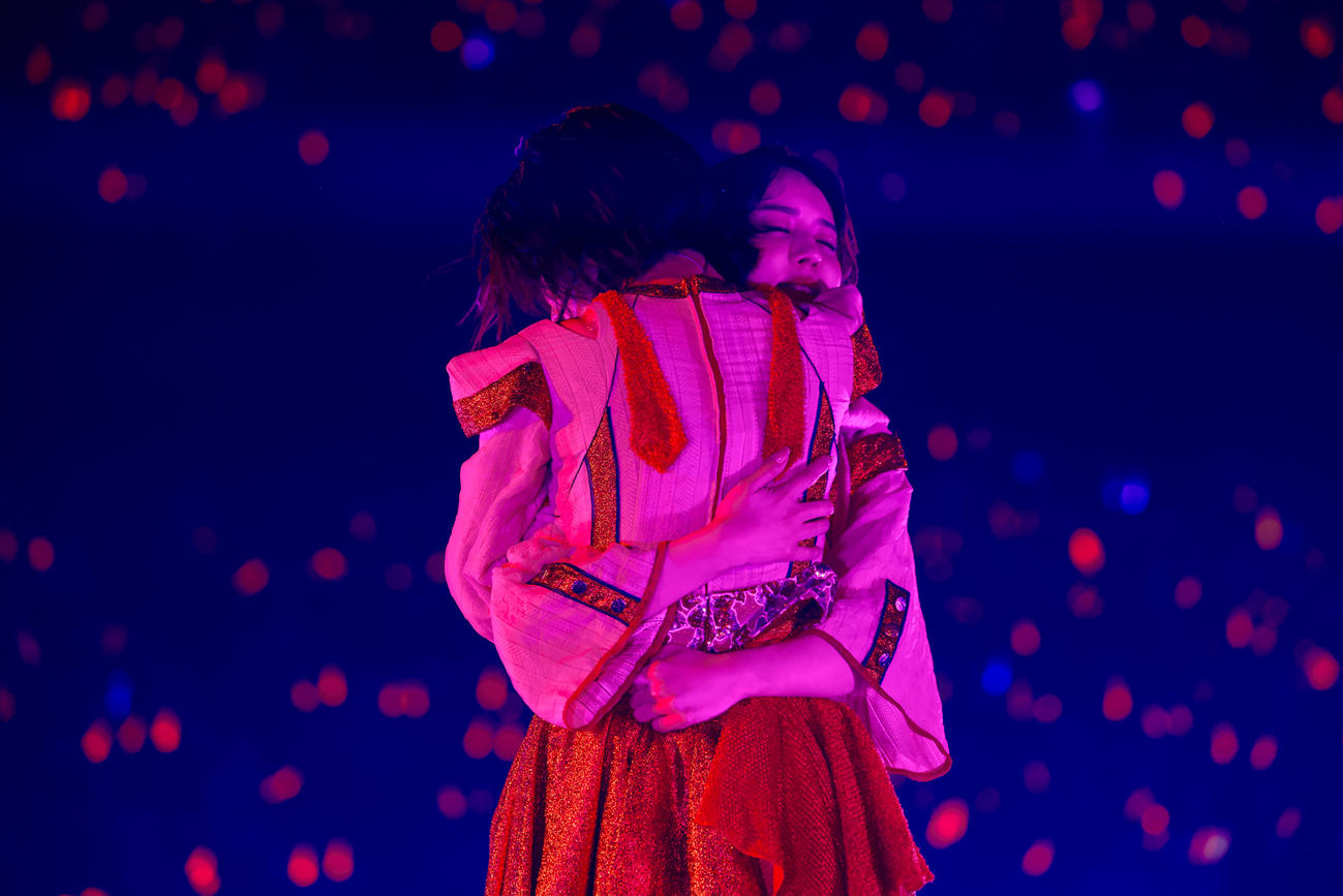 小林由依卒業コンサートでパフォーマンスする櫻坂46