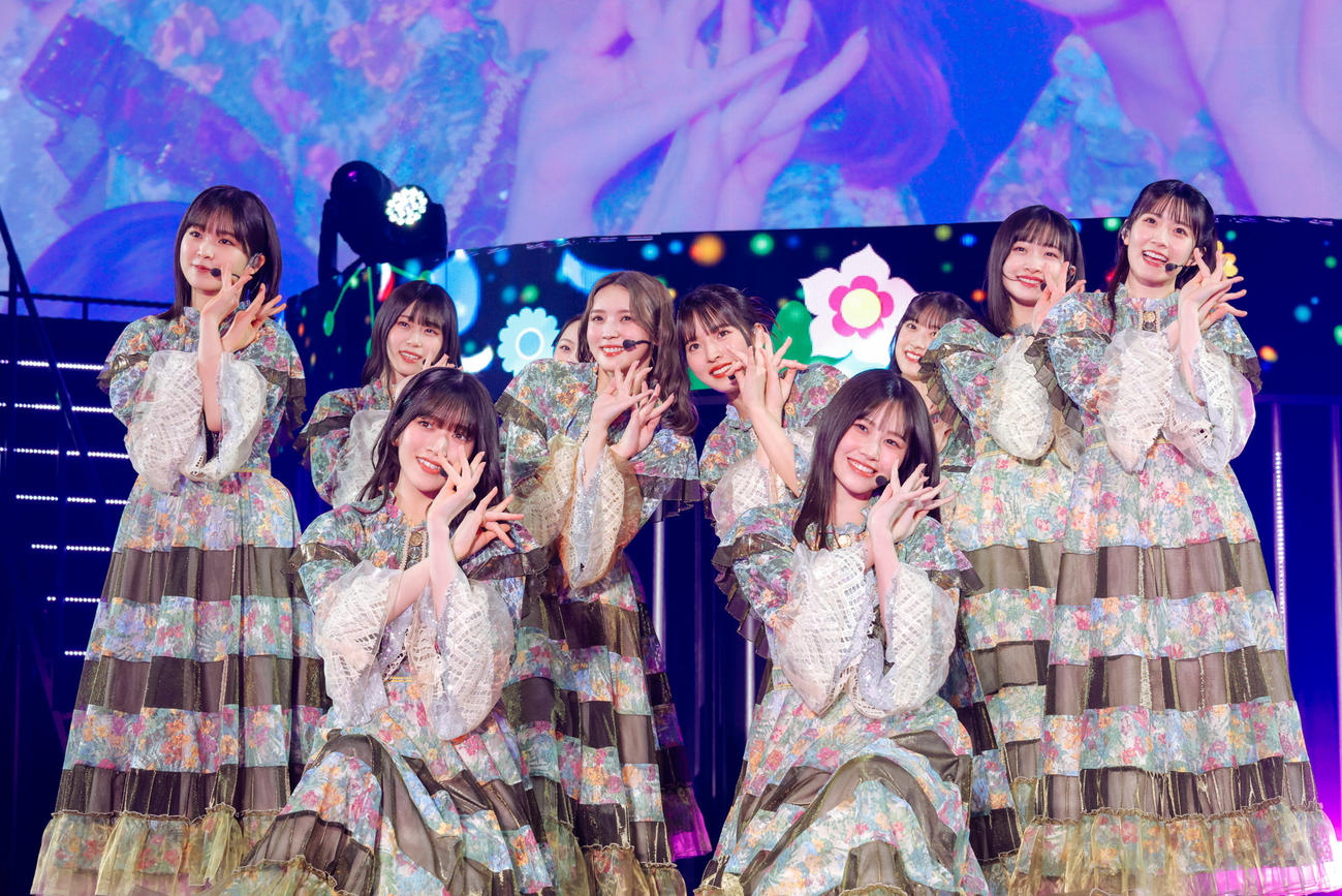 小林由依卒業コンサートでパフォーマンスする櫻坂46