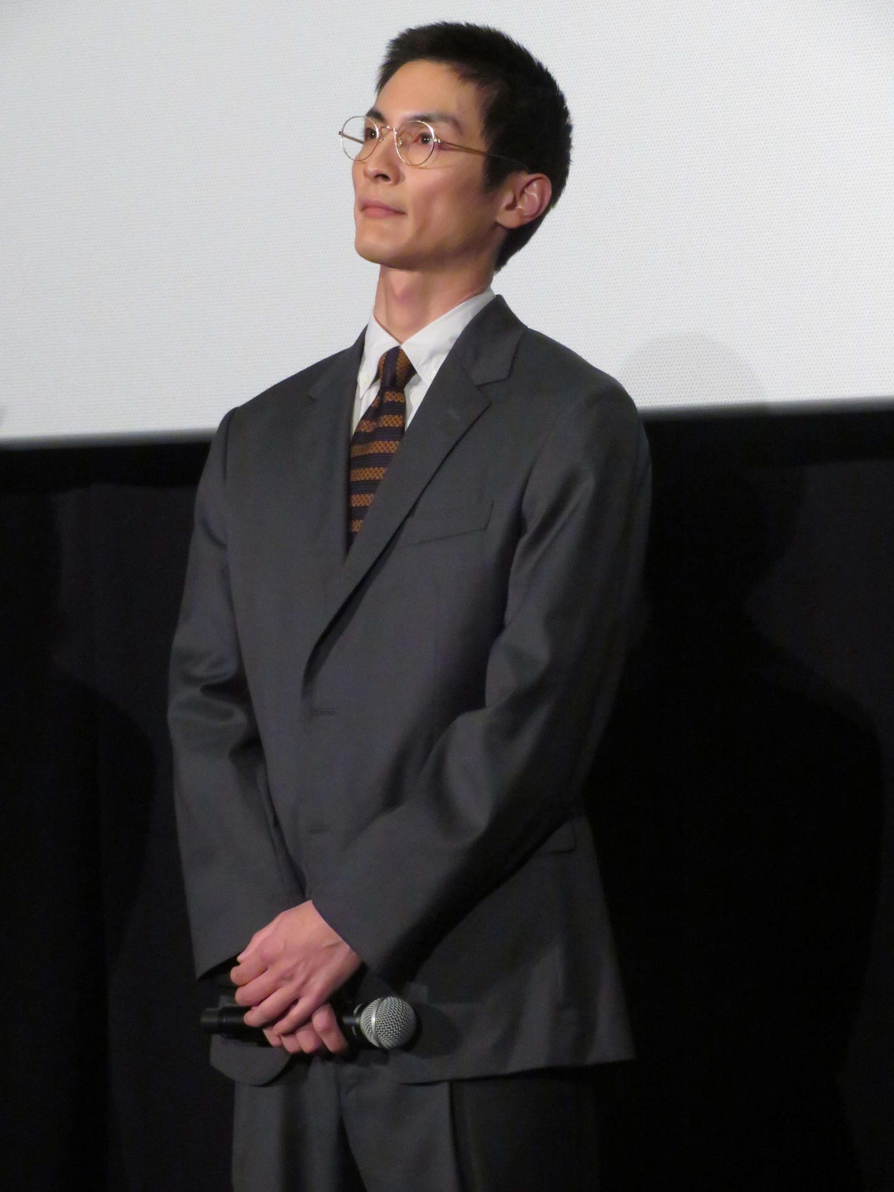 「罪と悪」公開記念舞台あいさつに登壇した高良健吾
