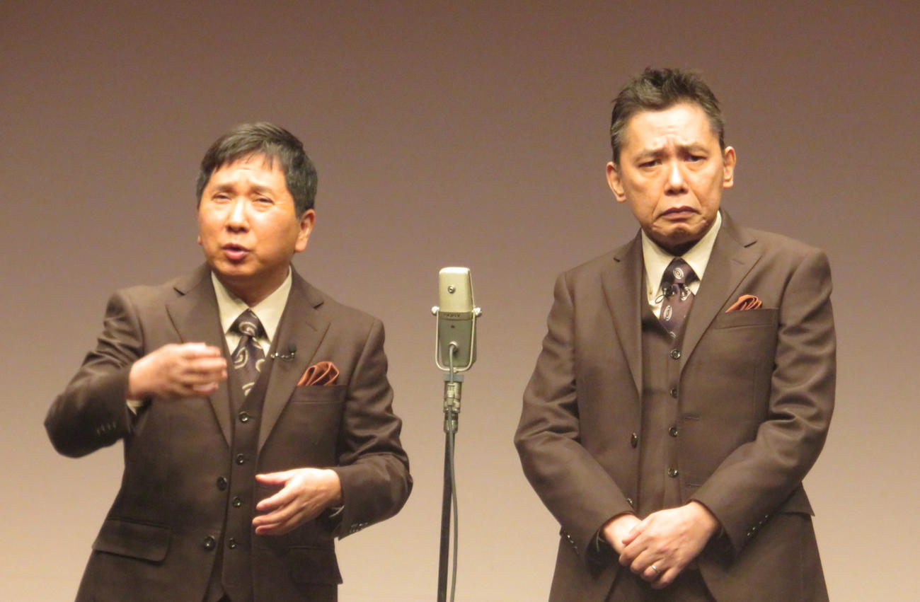 爆笑問題の田中裕二（左）と太田光