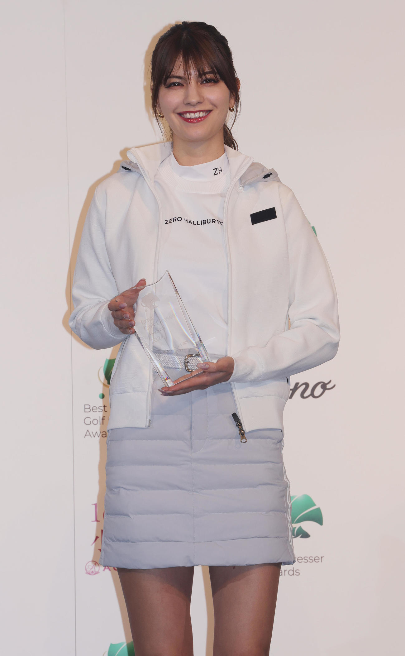 ベストゴルフドレッサー賞2024を受賞したマギー（撮影・野上伸悟）