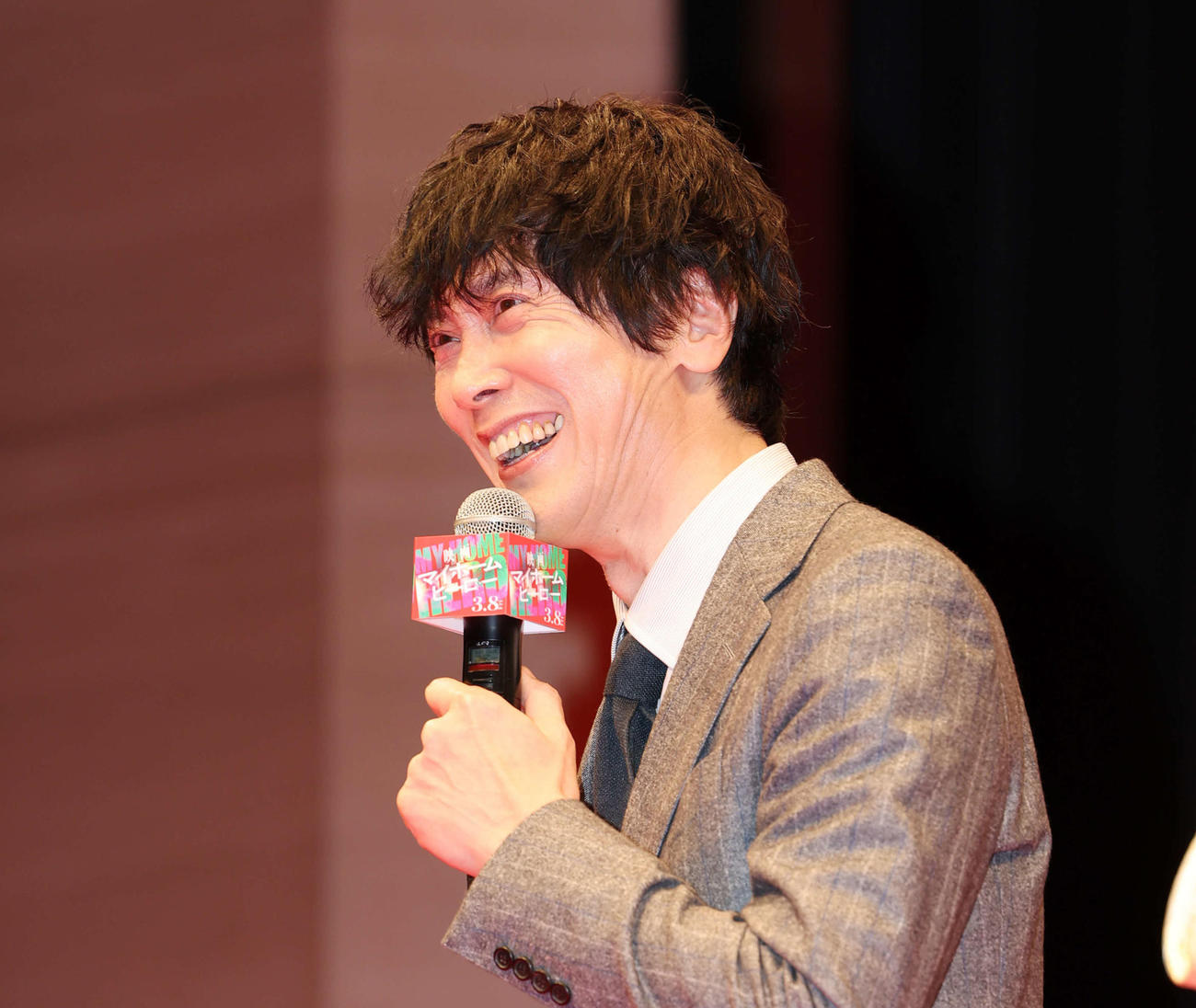 「映画　マイホームヒーロー」完成披露イベントで笑う佐々木蔵之介（撮影・宮地輝）
