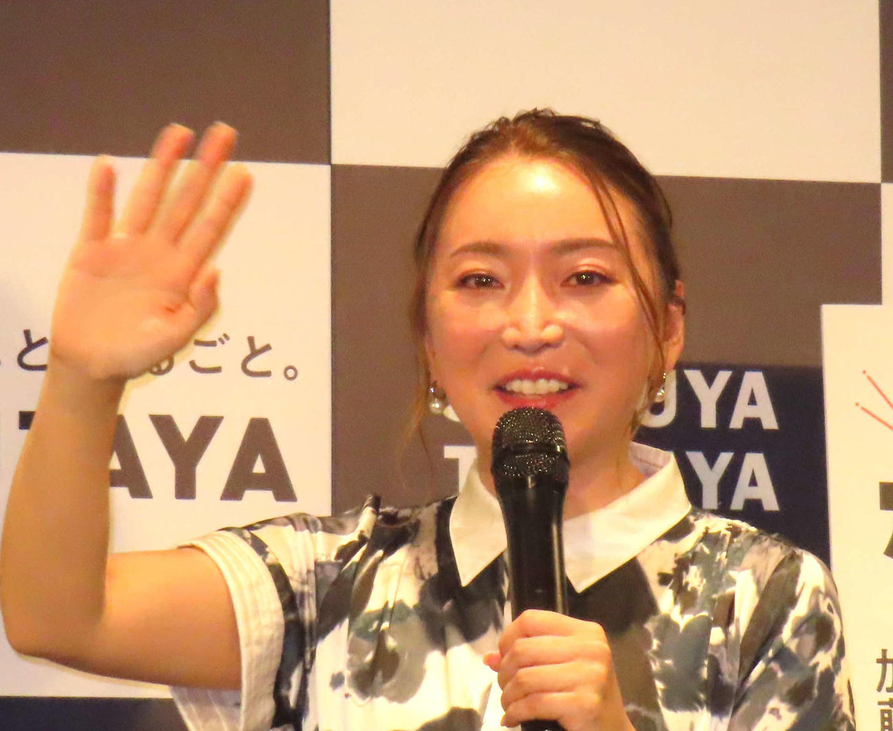 加藤綾菜（2023年10月撮影）