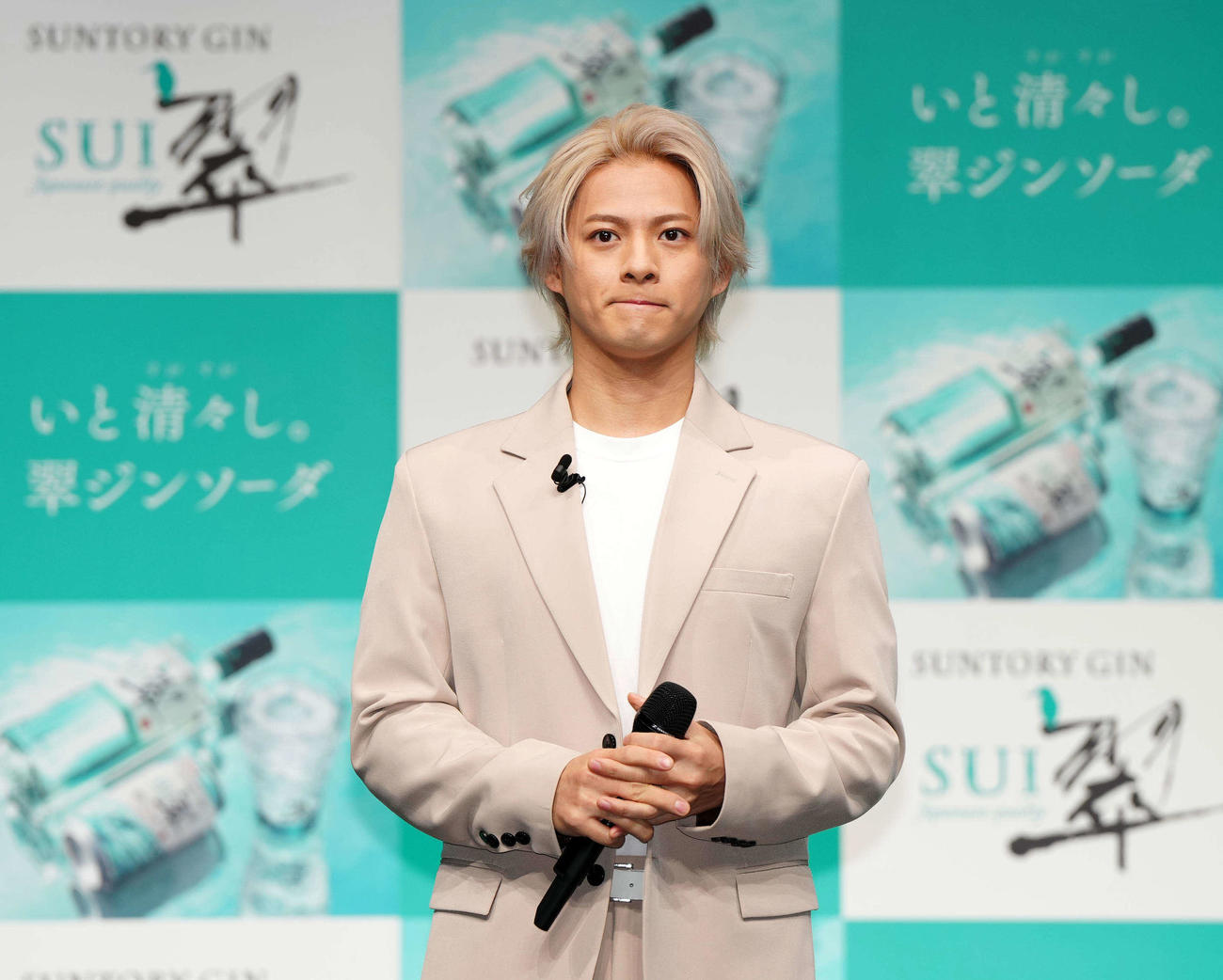 「サントリージン翠」新TVCM新キャラクター発表会に臨むNumber＿iの平野紫耀（撮影・江口和貴）