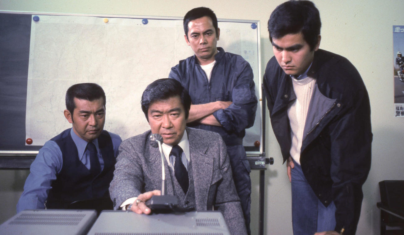 「西部警察PART3」に出演する、左から渡哲也さん、石原裕次郎さん、柴俊夫、石原良純