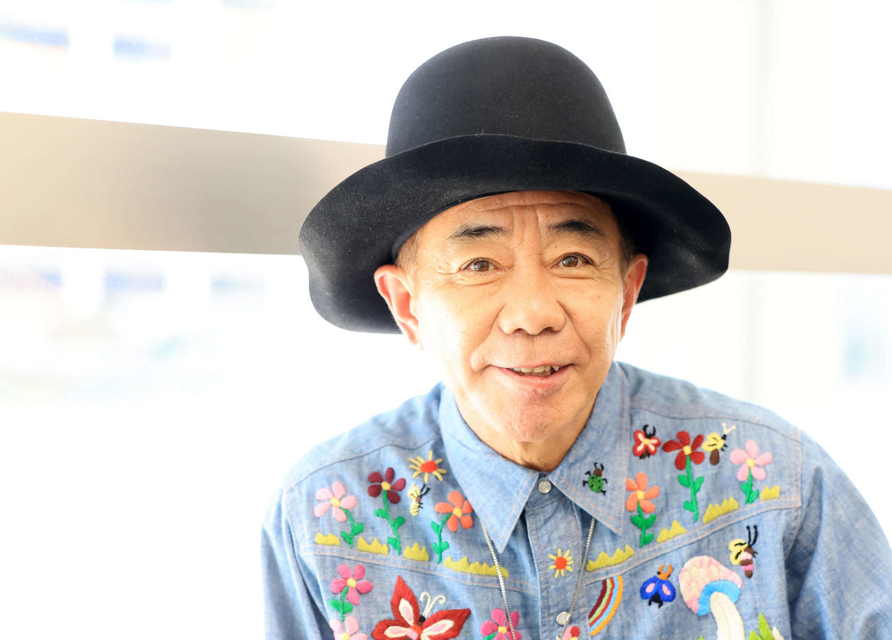 様々な表情で、カメラマンを喜ばせてくれた木梨憲武さん。ふっと素になった優しい表情も素敵でした（撮影・浅見桂子）