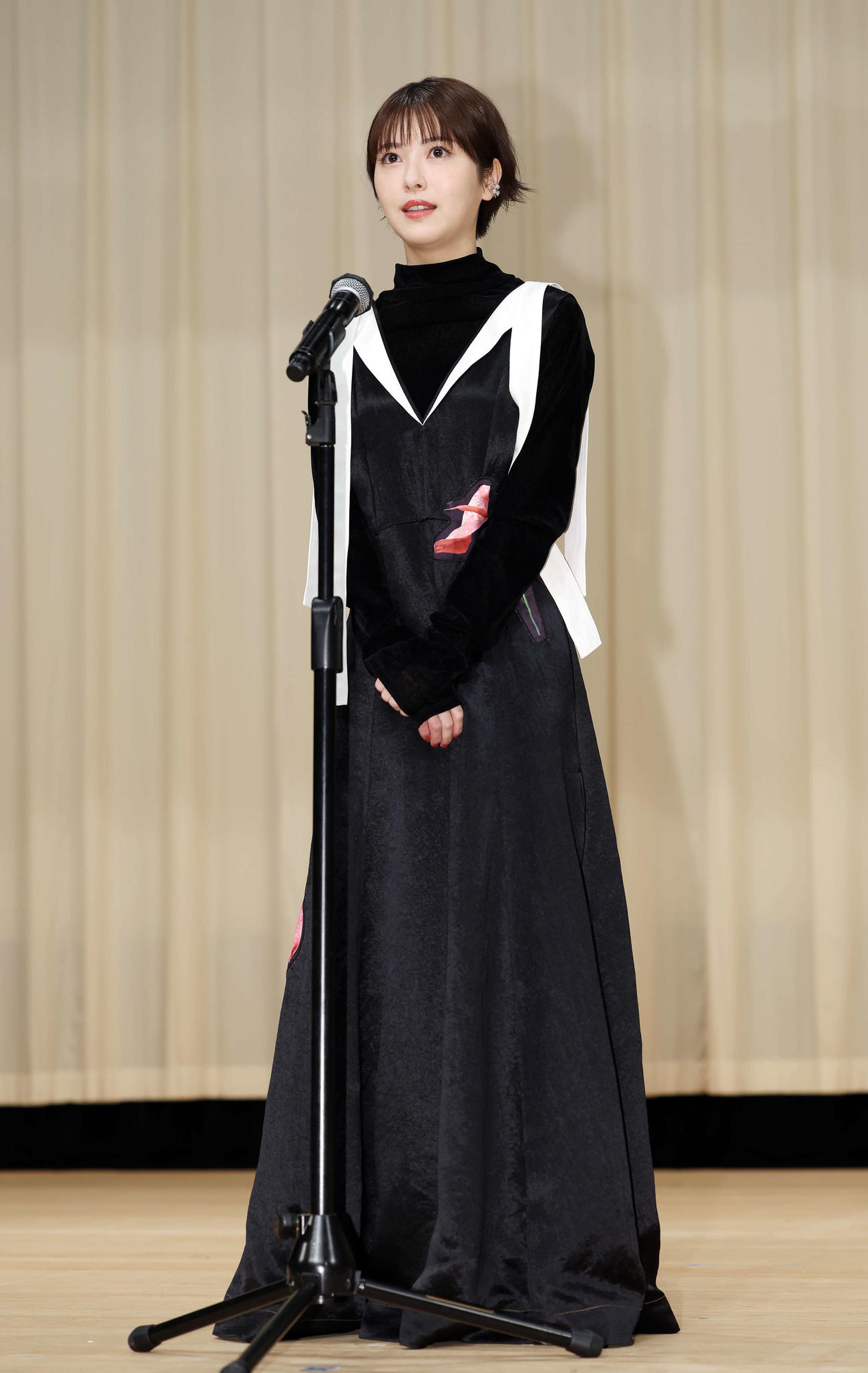 「第66回ブルーリボン賞」で助演女優賞を受賞した浜辺美波（撮影・宮地輝）