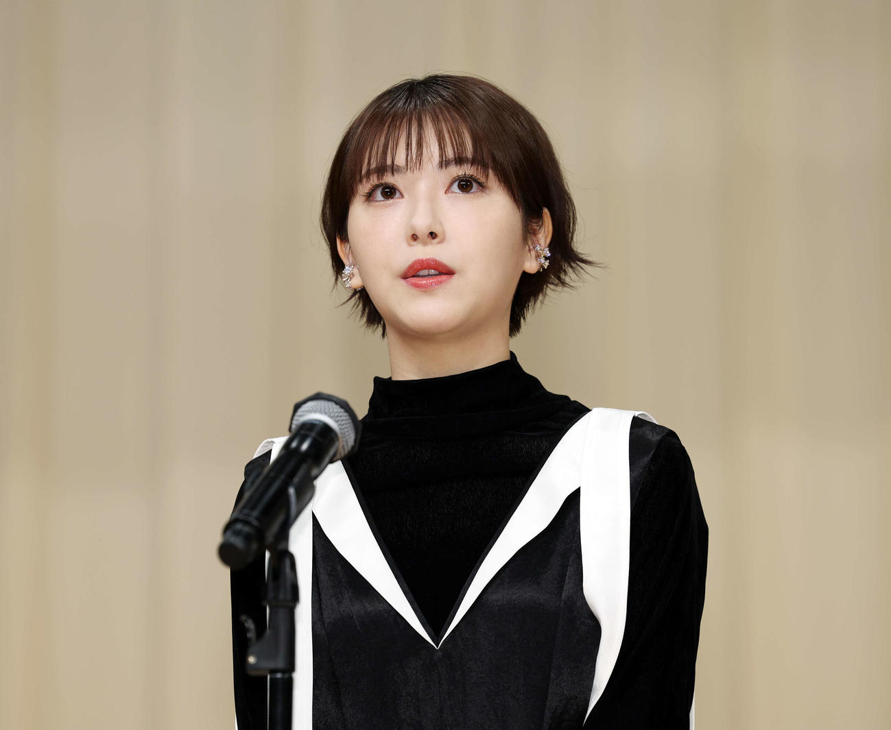 「第66回ブルーリボン賞」で助演女優賞を受賞した浜辺美波（撮影・宮地輝）