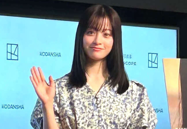 写真集「カレイドスコープ」発売記念会見に出席した橋本環奈（撮影・松尾幸之介）