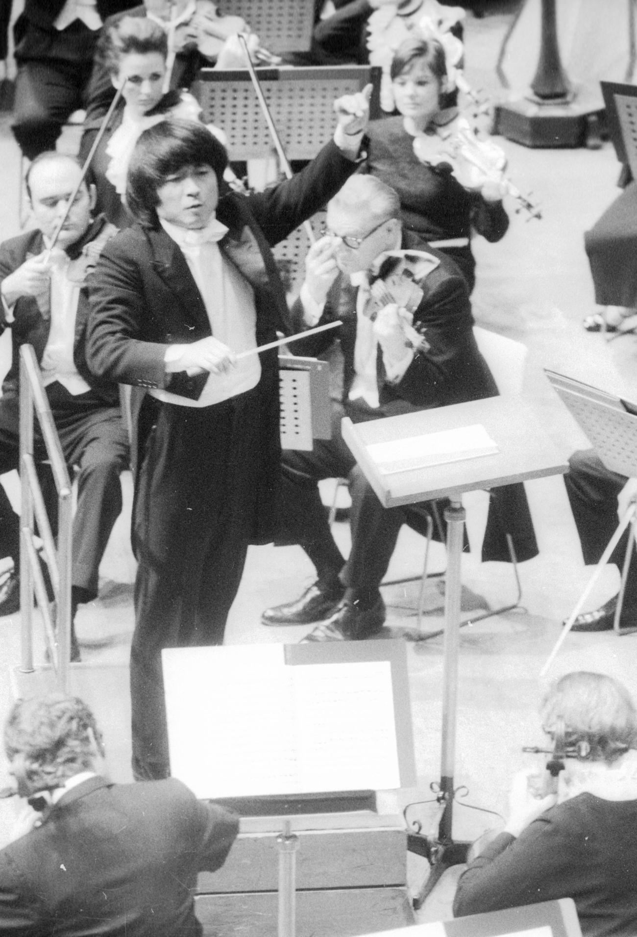 トロント交響楽団を指揮した小澤征爾さん（1969年4月撮影）