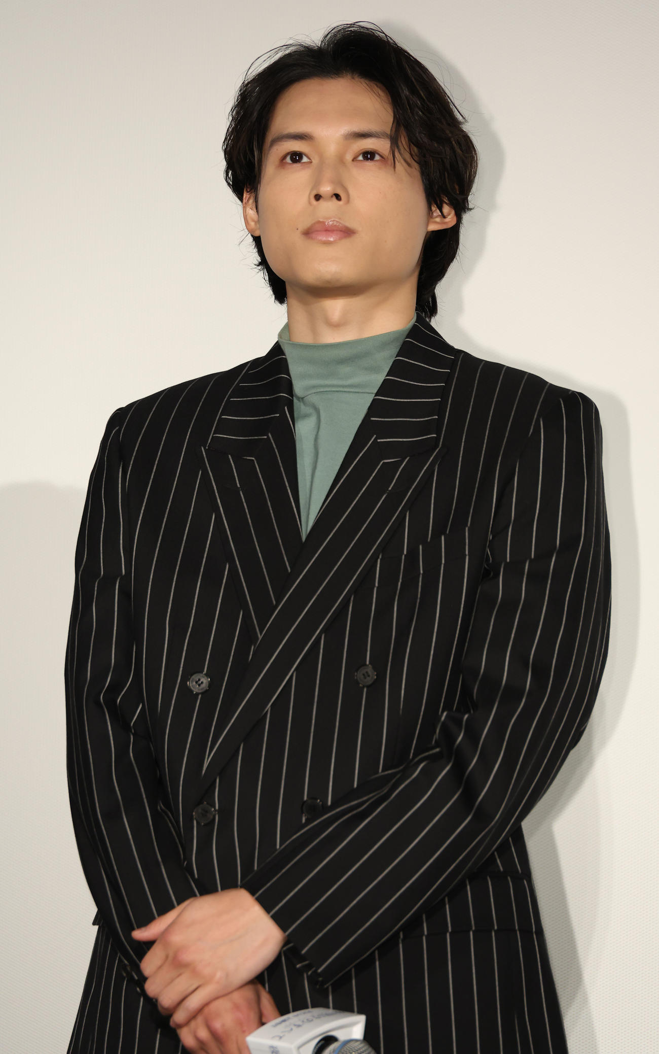 映画「夜明けのすべて」公開記念舞台あいさつする松村北斗（撮影・中島郁夫）
