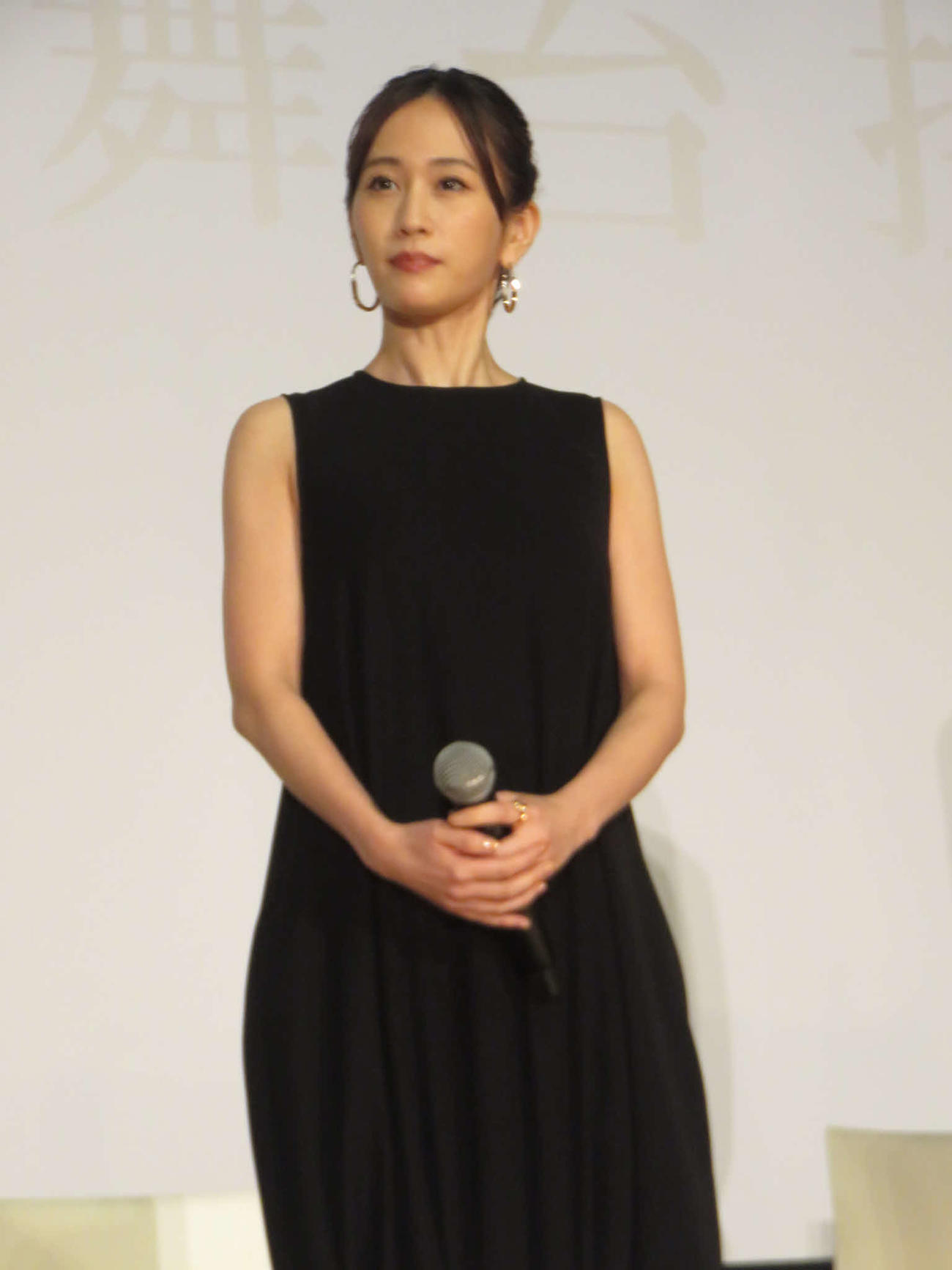 主演映画「一月の声に歓びを刻め」の舞台あいさつに出席した前田敦子