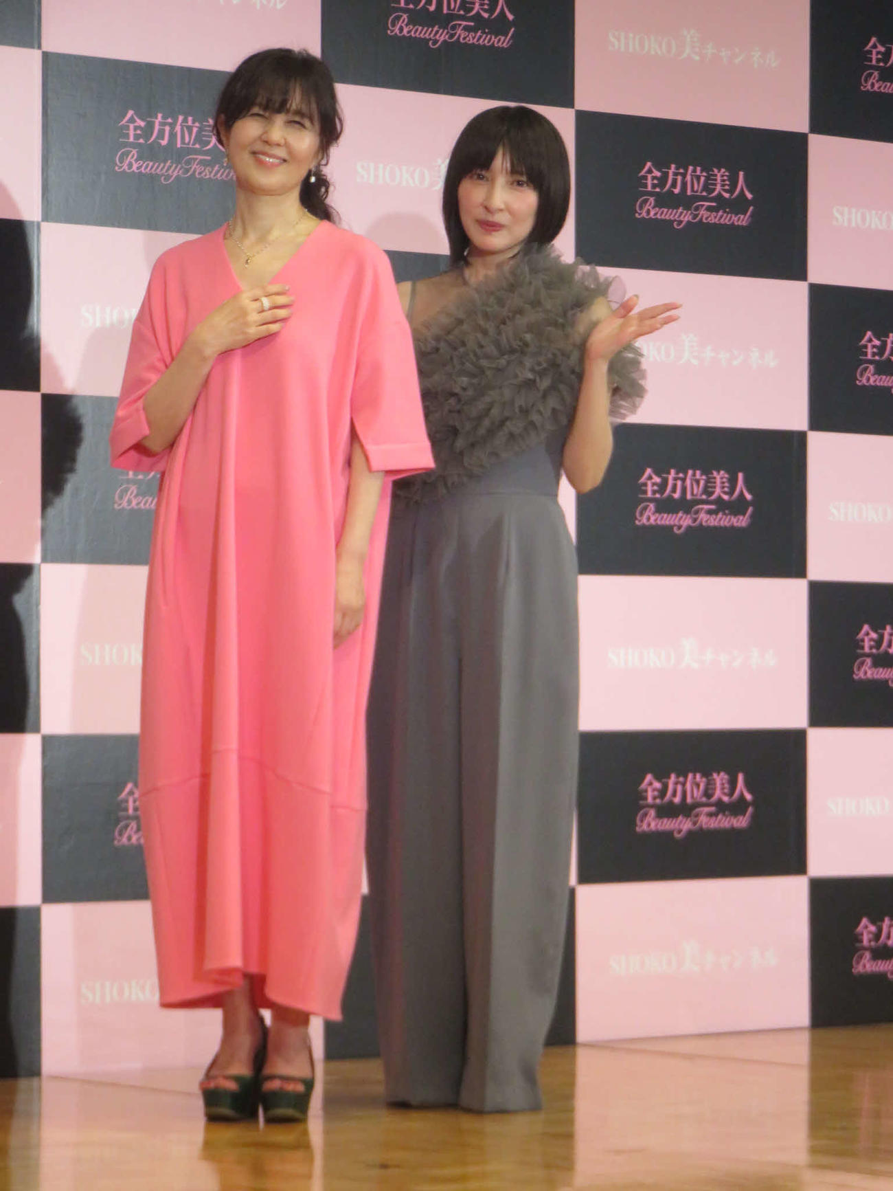「全方位美人　Beauty Festival 2024」でトークショーを行った石野真子（左）と奥菜恵