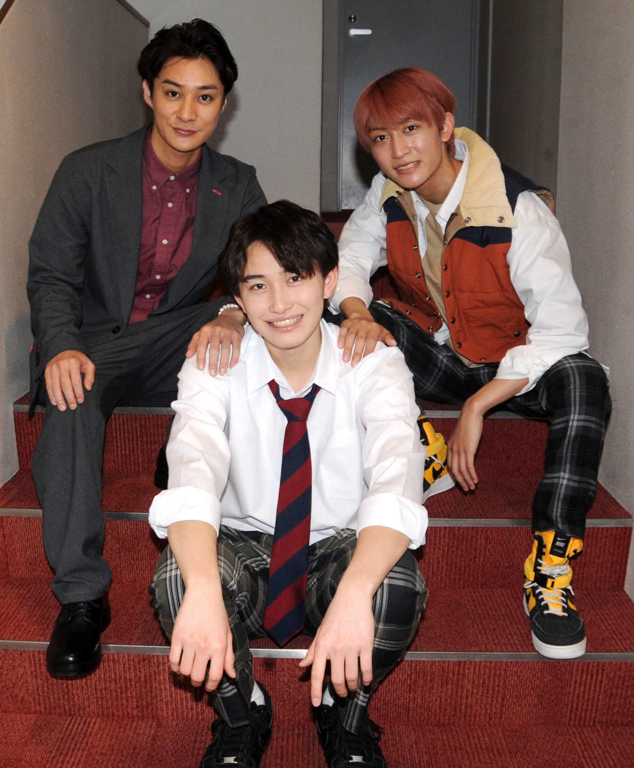 舞台「ハイスクール・ハイ・ライフ3」に出演する、左から高崎翔太、石山順征、野口友輔（撮影・松尾幸之介）