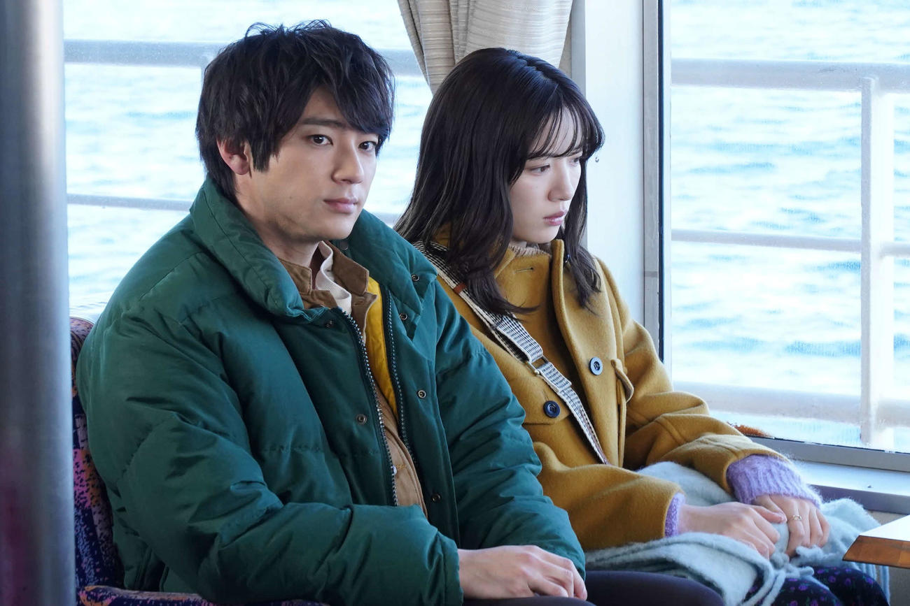 フジテレビ系「君が心をくれたから」に出演する山田裕貴、永野芽郁(C)フジテレビ