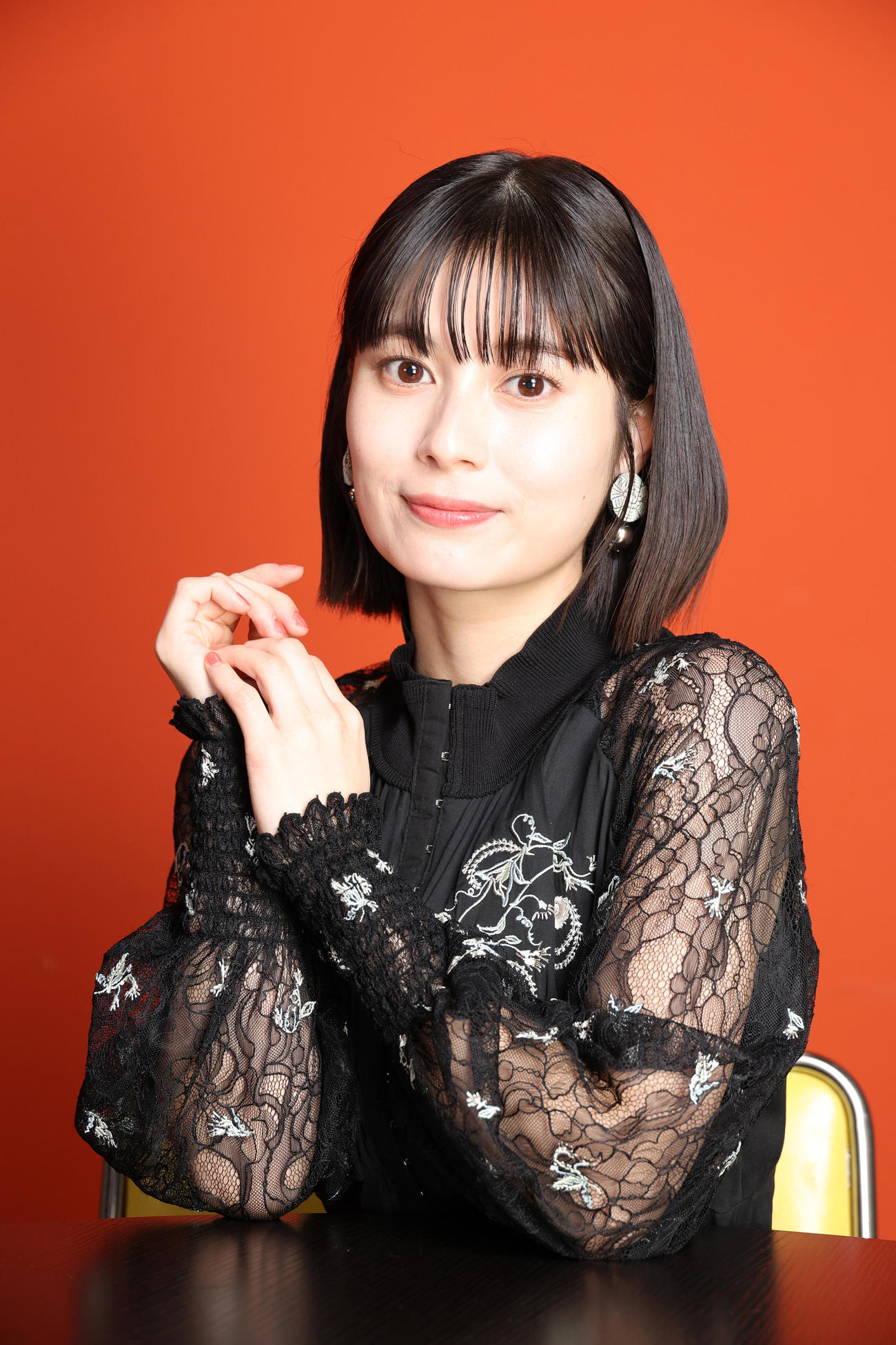 大きな瞳と自然体が魅力の大久保桜子（撮影・中島郁夫）