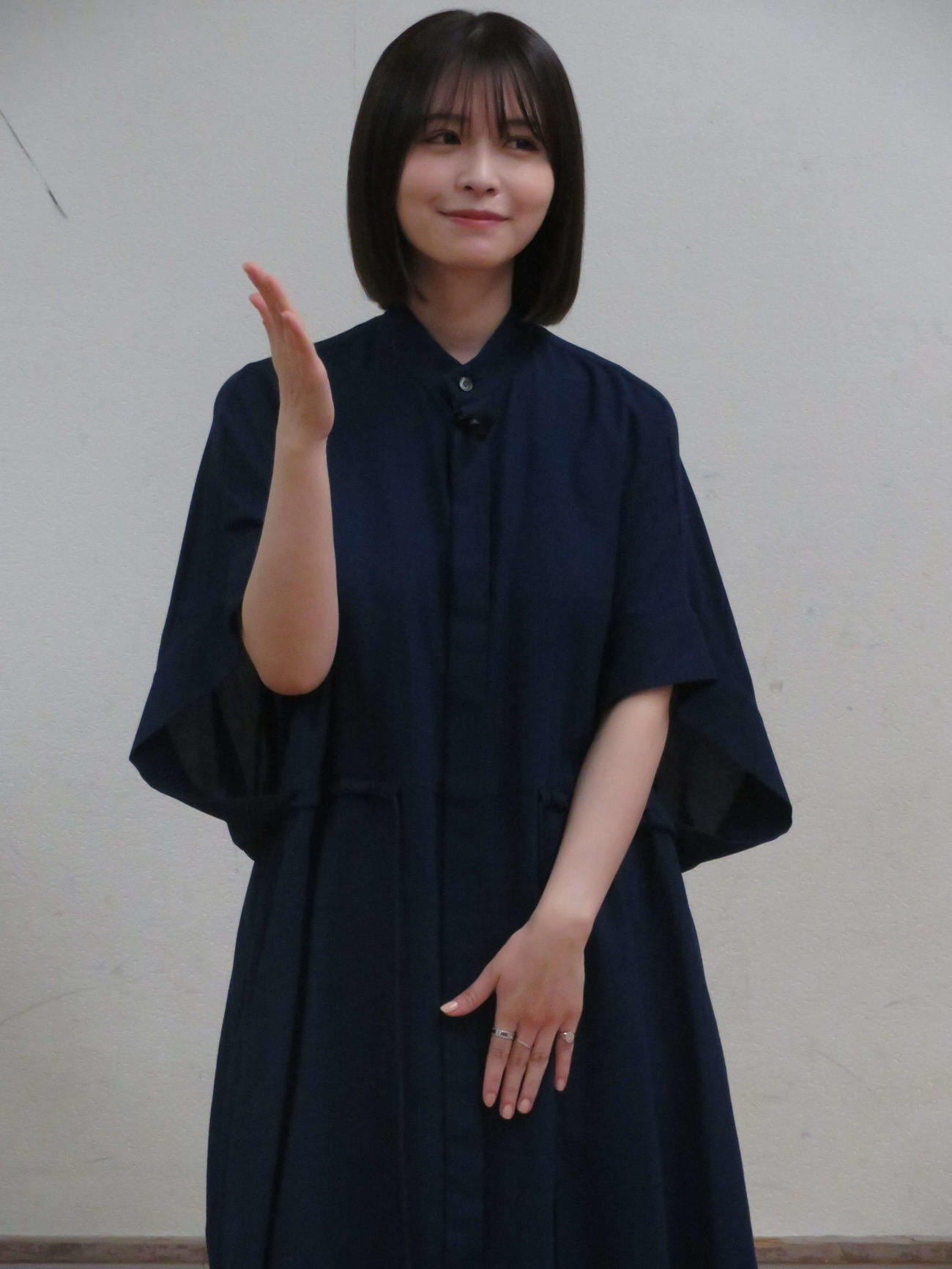 「しゅわしゅわ☆デフリンピック！」お披露目イベントに登場し、手話を使う長濱ねる