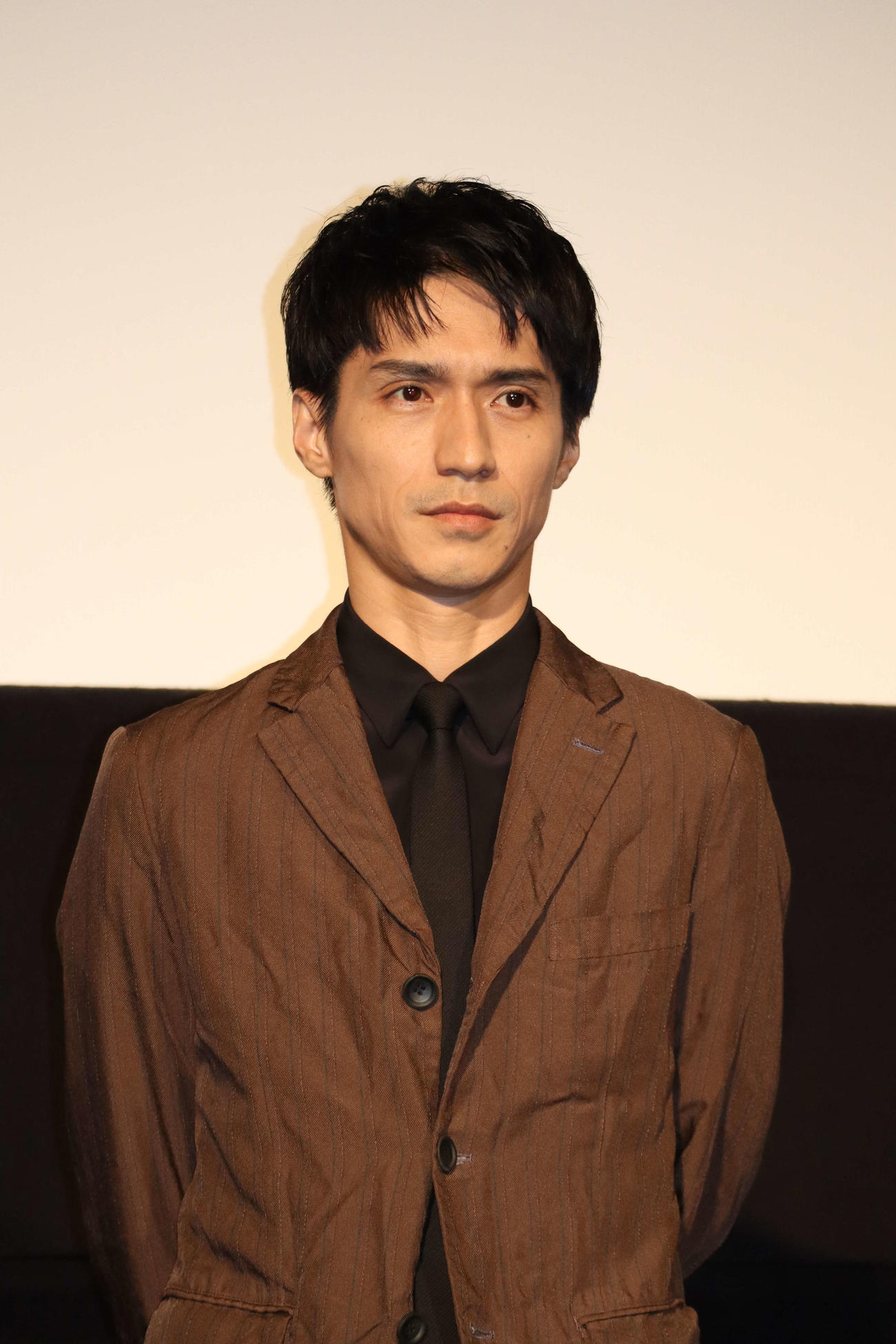 映画「コットンテール」の先行上映舞台あいさつに出席した錦戸亮