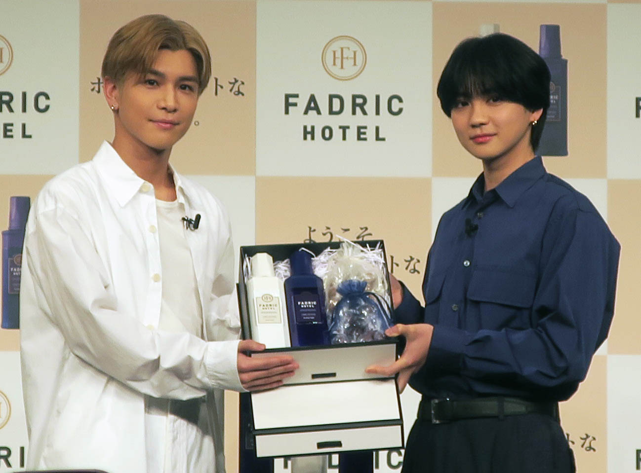 新柔軟剤ブランド「FADRIC HOTEL」CM発表会で。左から、岩田剛典、吉野北人
