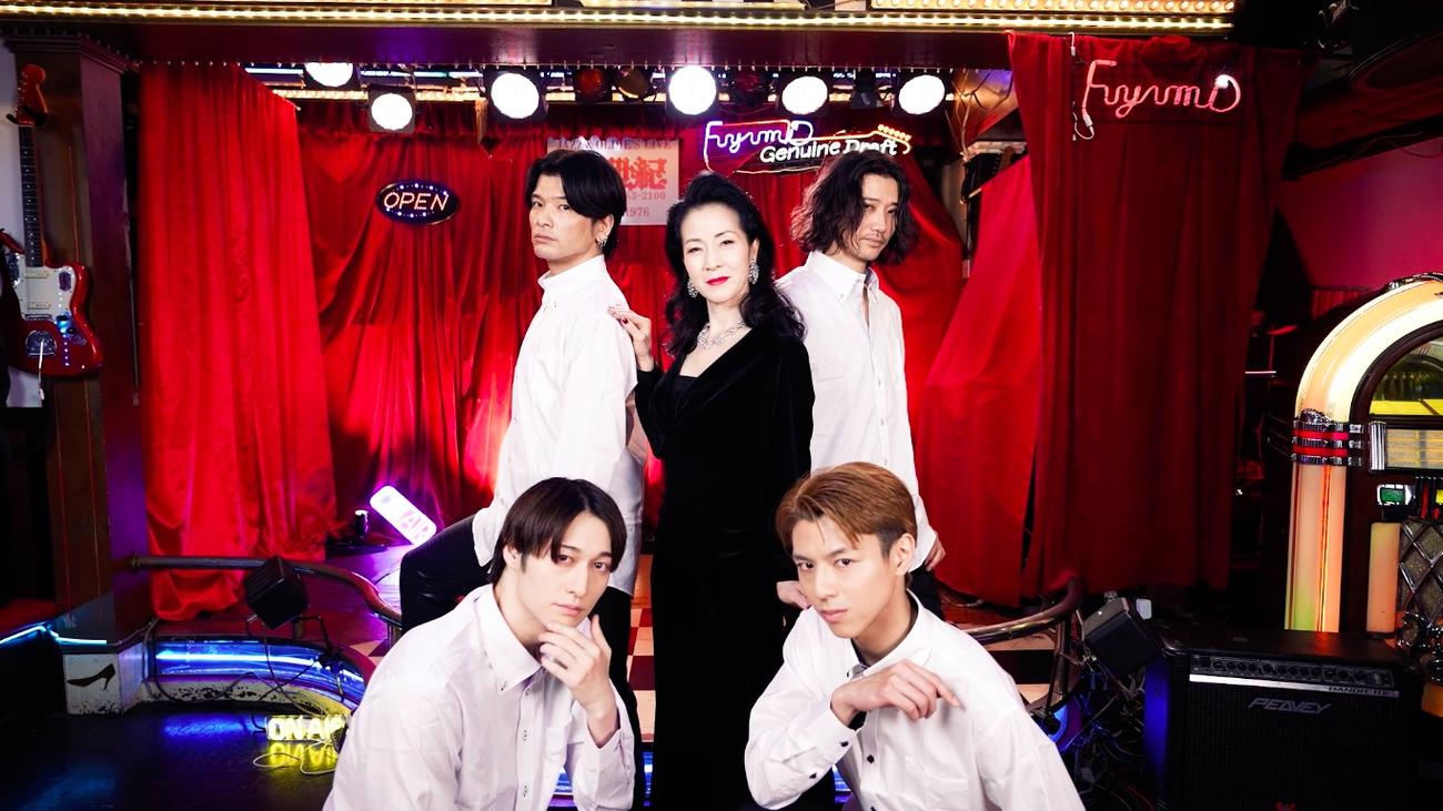 21日に発売する新曲「ほろ酔い満月」のミュージックビデオでダンスに初挑戦する坂本冬美