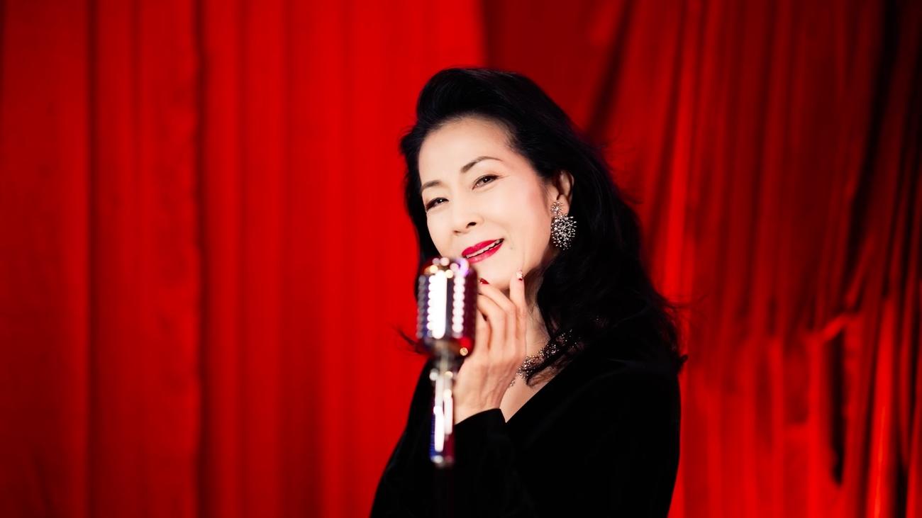 21日に発売する新曲「ほろ酔い満月」のミュージックビデオでダンスに初挑戦する坂本冬美