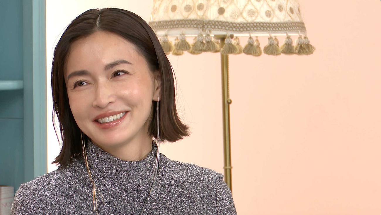 「トーキョーツキイチMTG」に出演する長谷川京子（C）フジテレビ