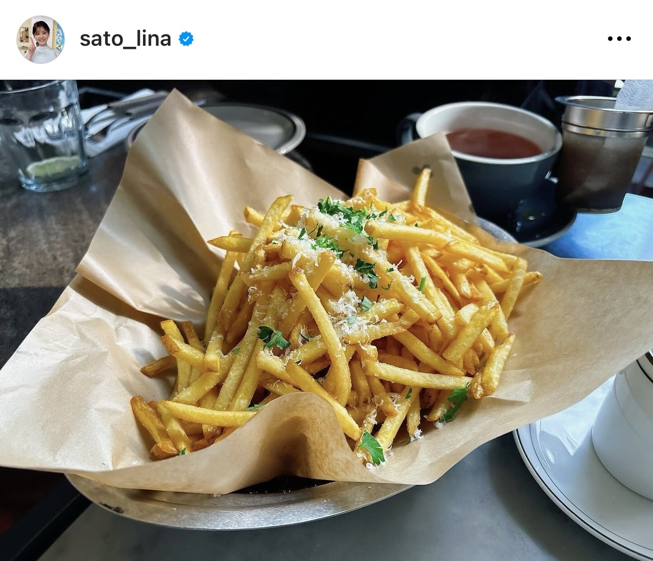 山盛りのフライドポテト（佐藤梨那アナウンサーのインスタグラムから）