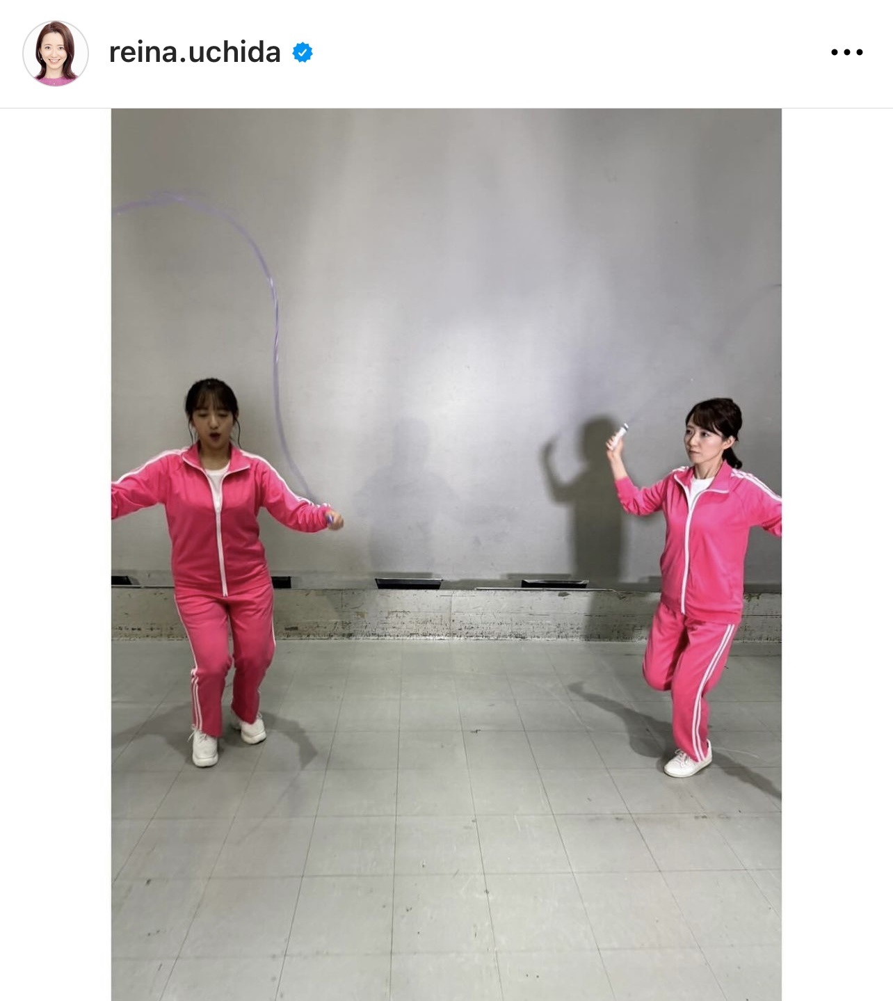 対決のようす（内田嶺衣奈アナウンサーのインスタグラムから）