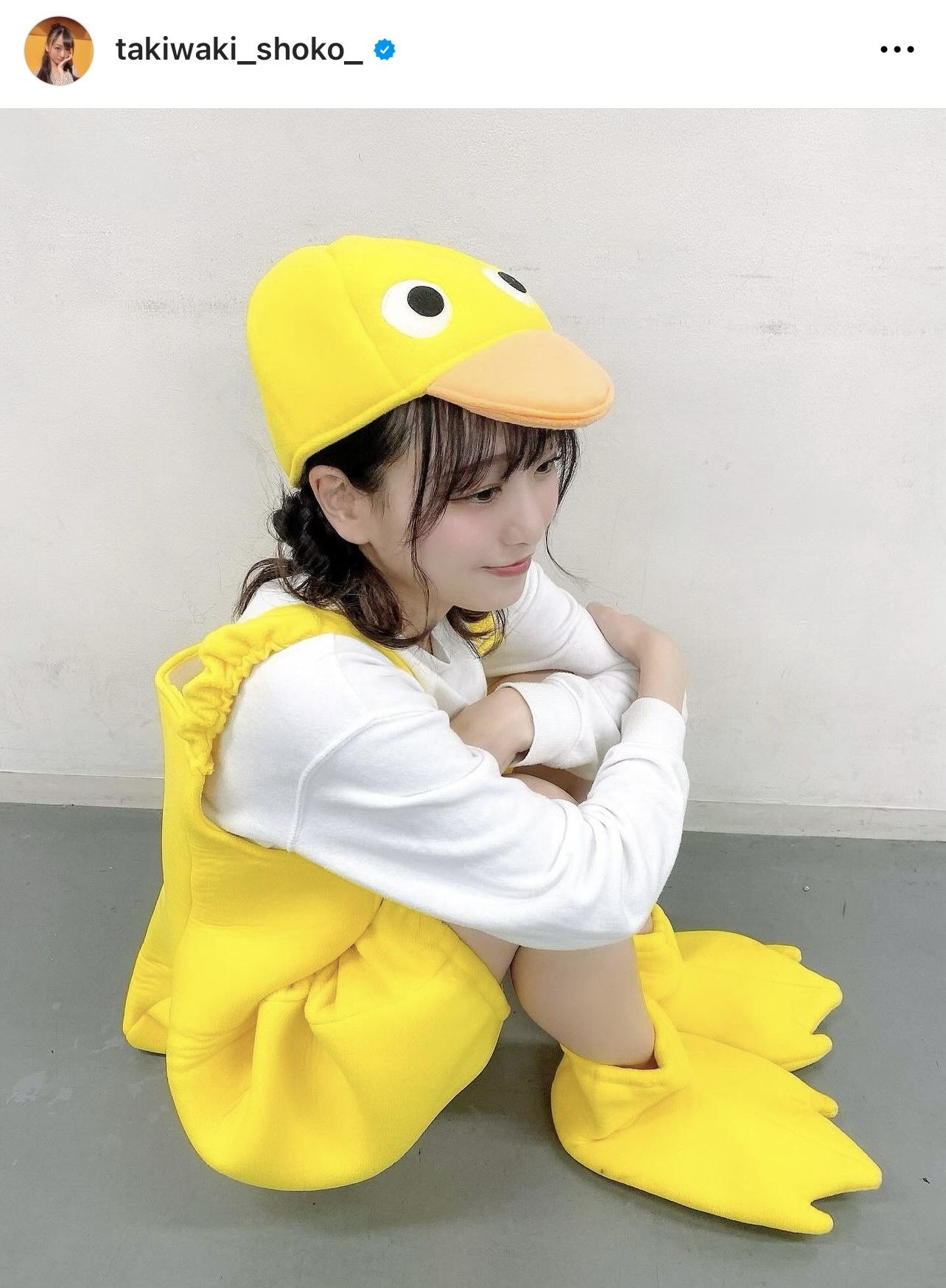 ひよこのコスプレ姿を披露した瀧脇笙古（＝LOVE瀧脇笙古のインスタグラムから）