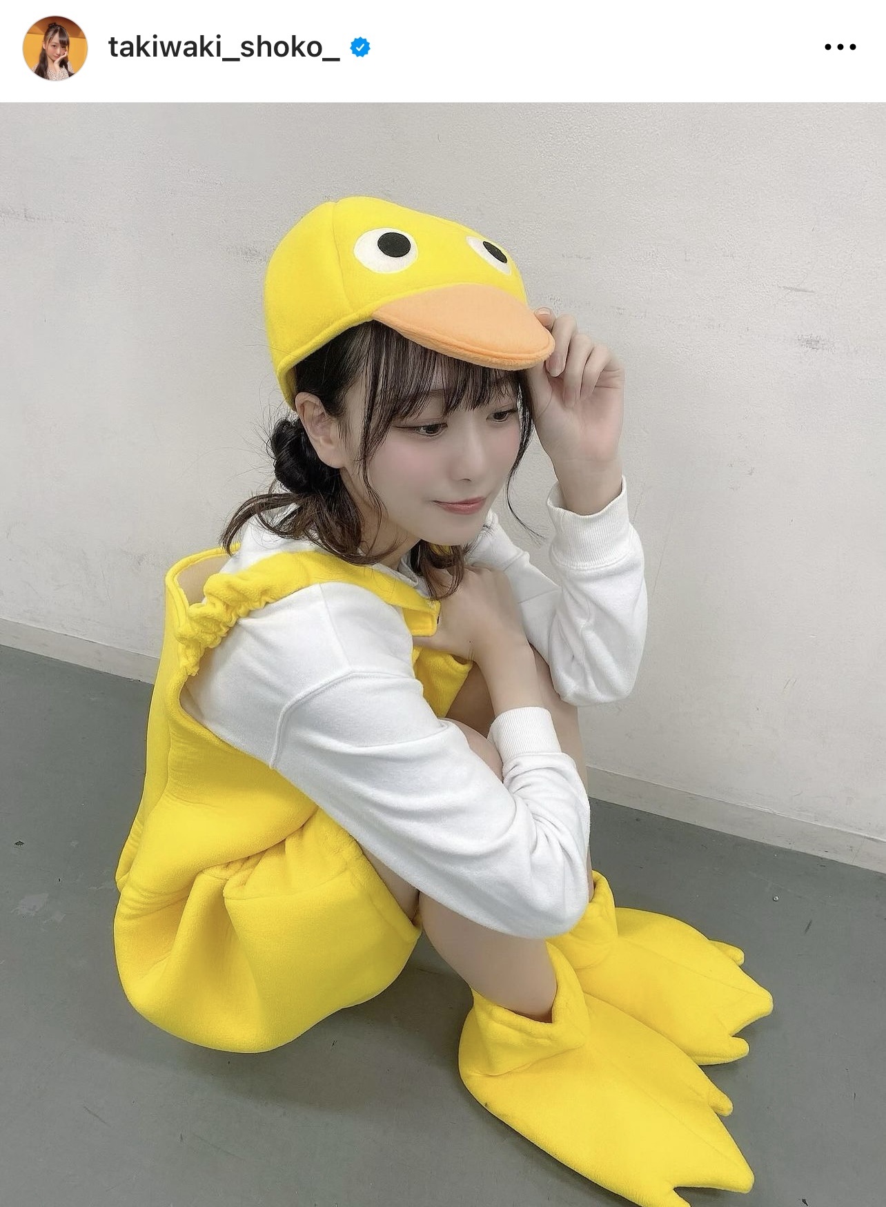 ひよこのコスプレ姿を披露した瀧脇笙古（＝LOVE瀧脇笙古のインスタグラムから）