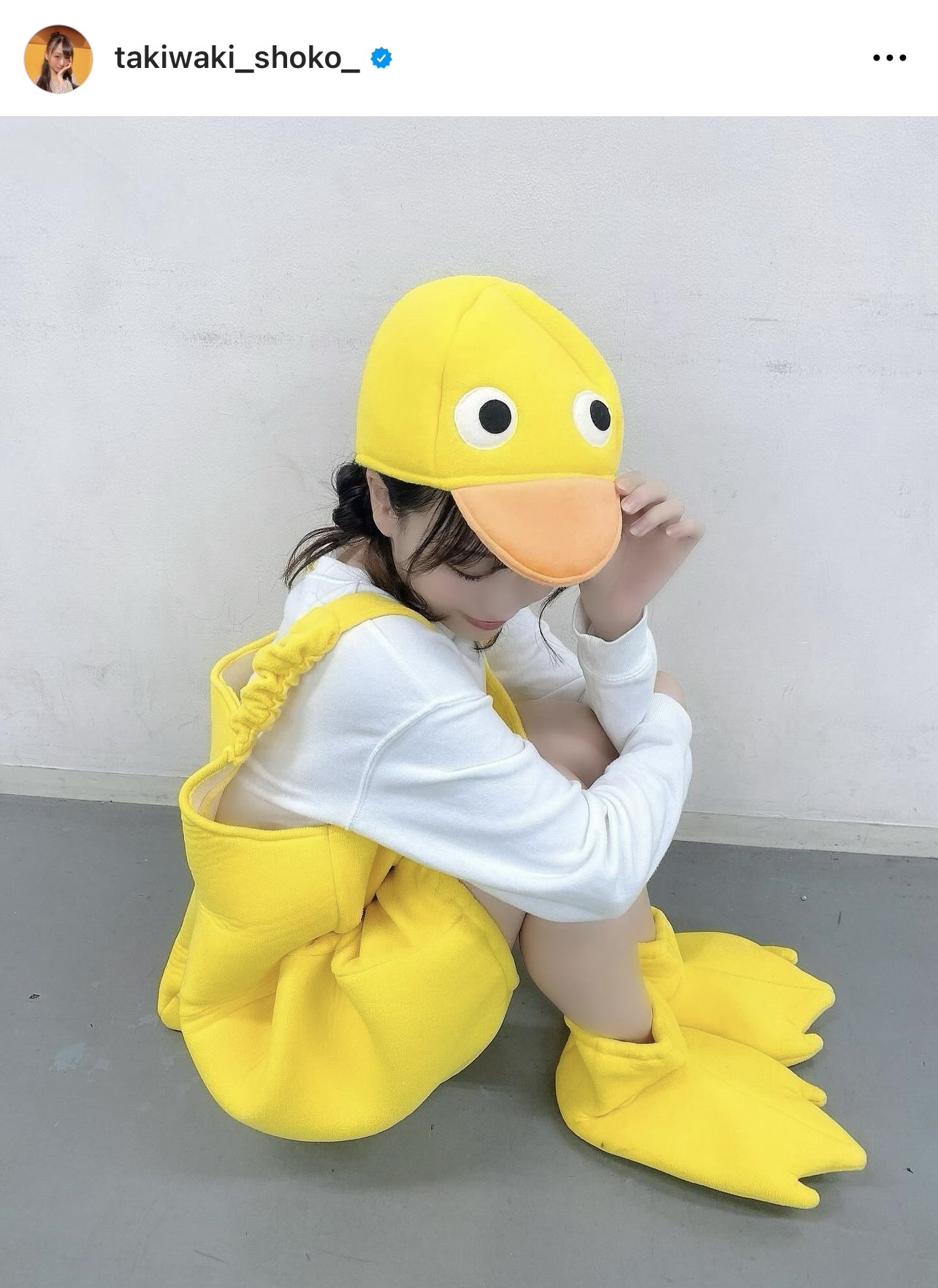 ひよこのコスプレ姿を披露した瀧脇笙古（＝LOVE瀧脇笙古のインスタグラムから）