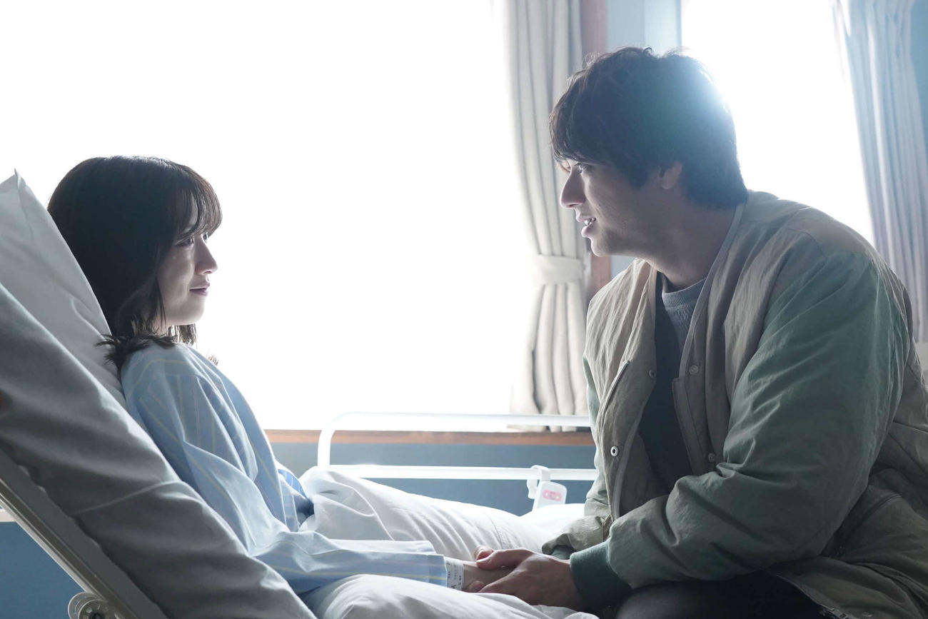 フジテレビ系「君が心をくれたから」に出演する永野芽郁、山田裕貴(C)フジテレビ