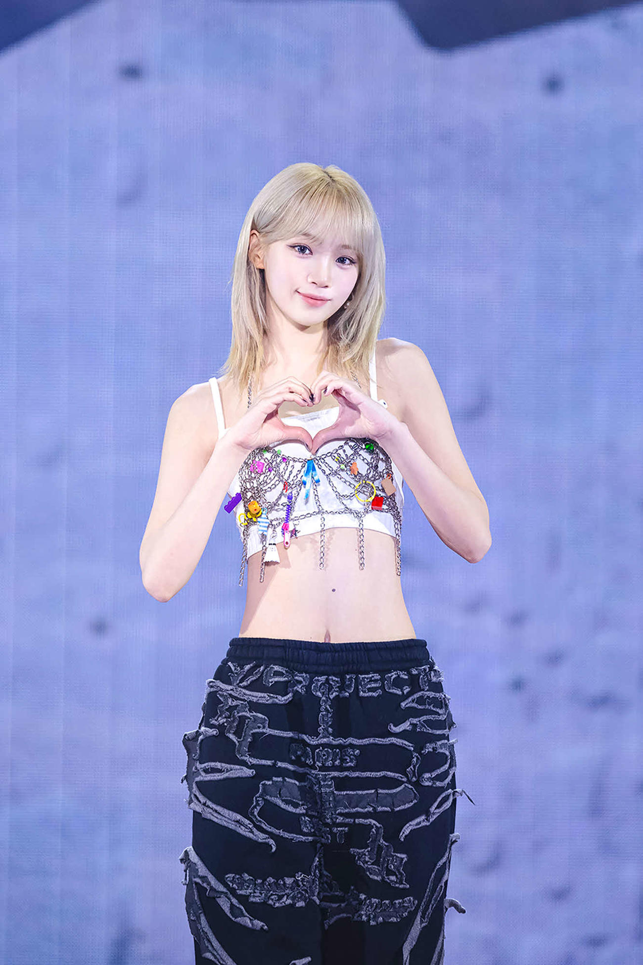 3rdミニアルバム「’EASY‘」メディア向けショーケースに登場した、LE SSERAFIMのKIM CHAEWON　（P）＆（C）SOURCE MUSIC