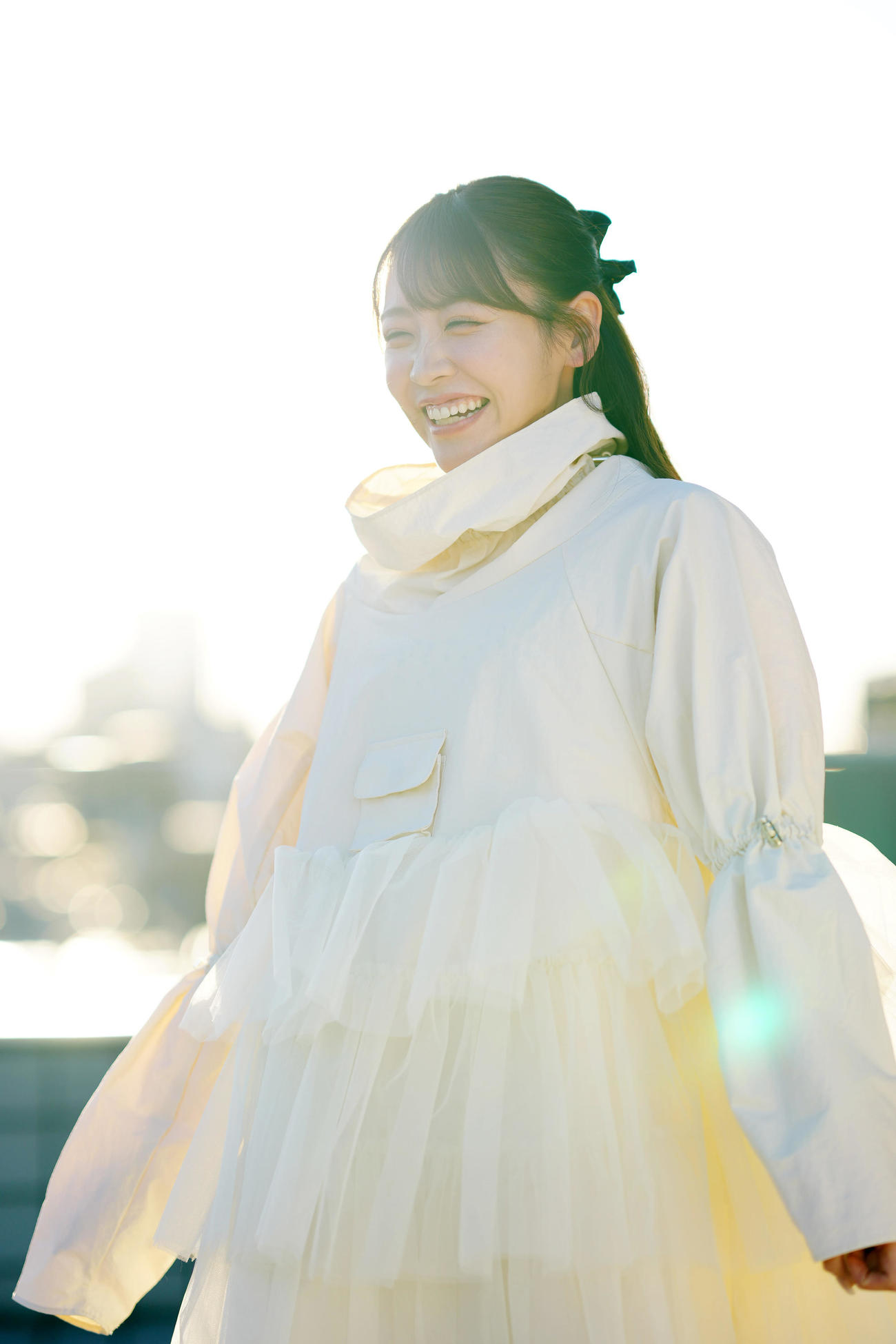 笑顔を見せるFRUITS ZIPPERの櫻井優衣（撮影・江口和貴）