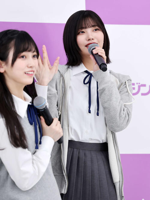 乃木坂46小川彩、チャームポイントは「3毛」 写真集を齋藤飛鳥に渡し