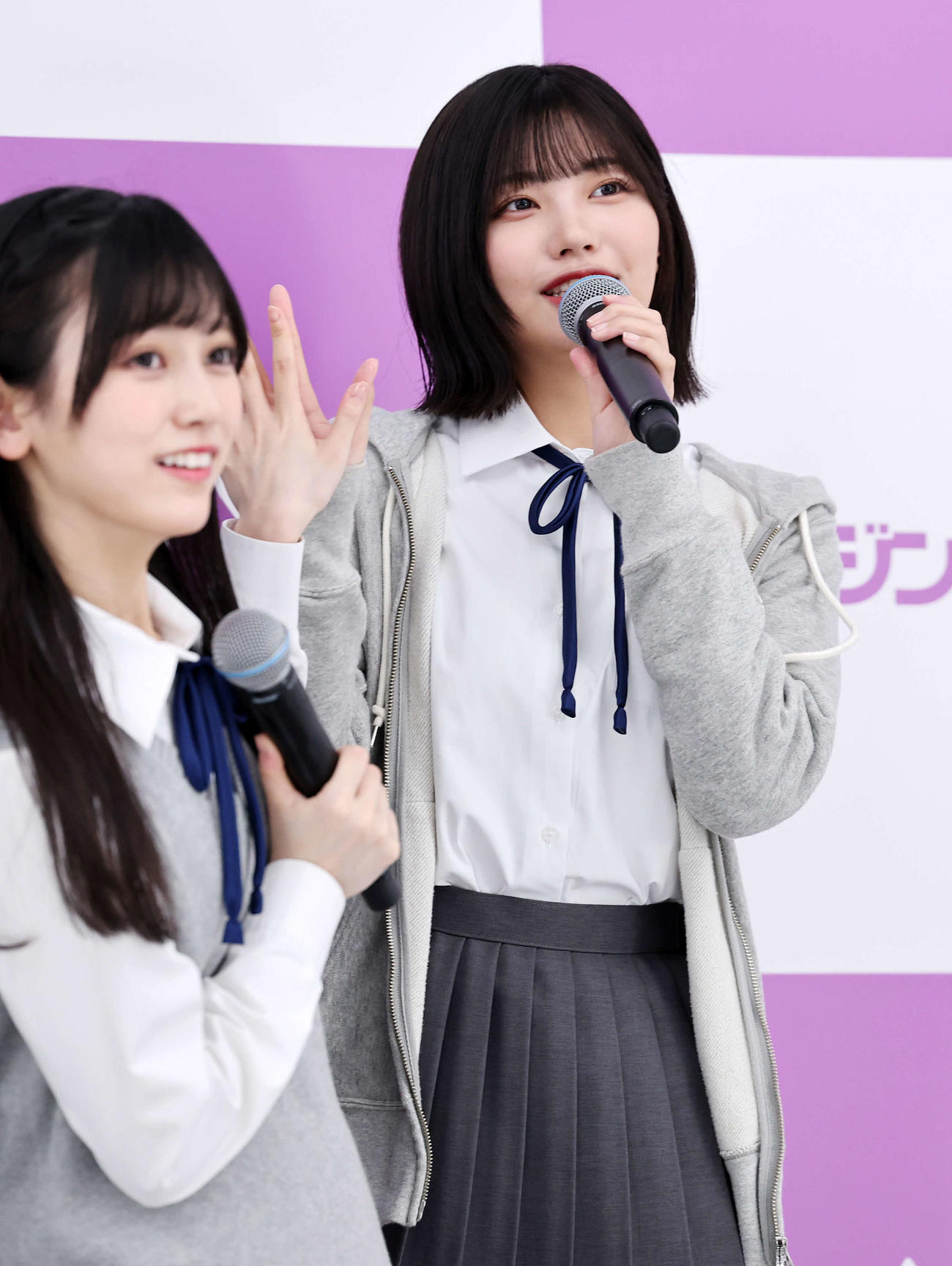 写真集発売イベントに登壇した中西アルノ（撮影・鈴木正人）