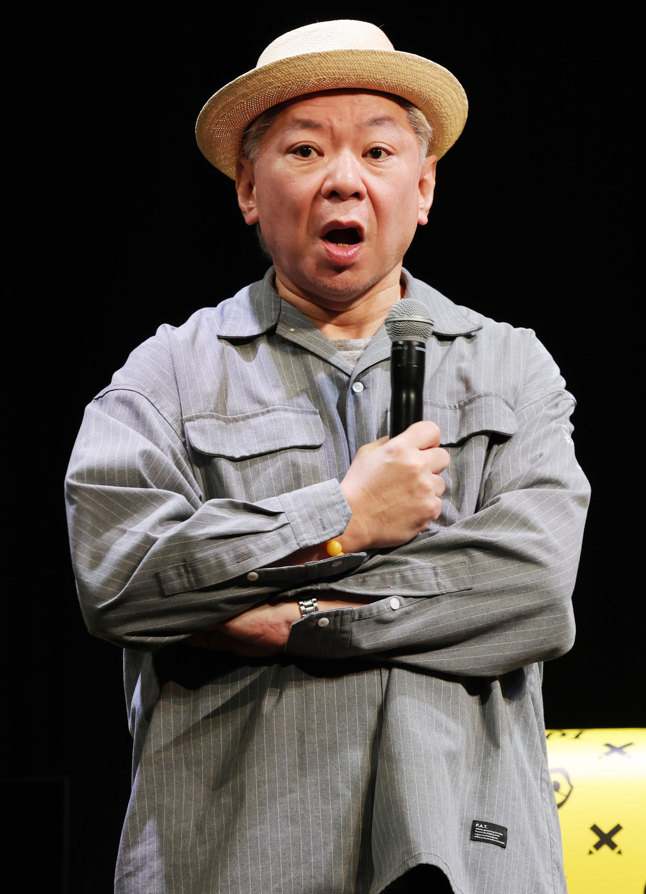 舞台「芸人交換日記」初日に会見した企画・脚本・演出の鈴木おさむ氏（撮影・野上伸悟）