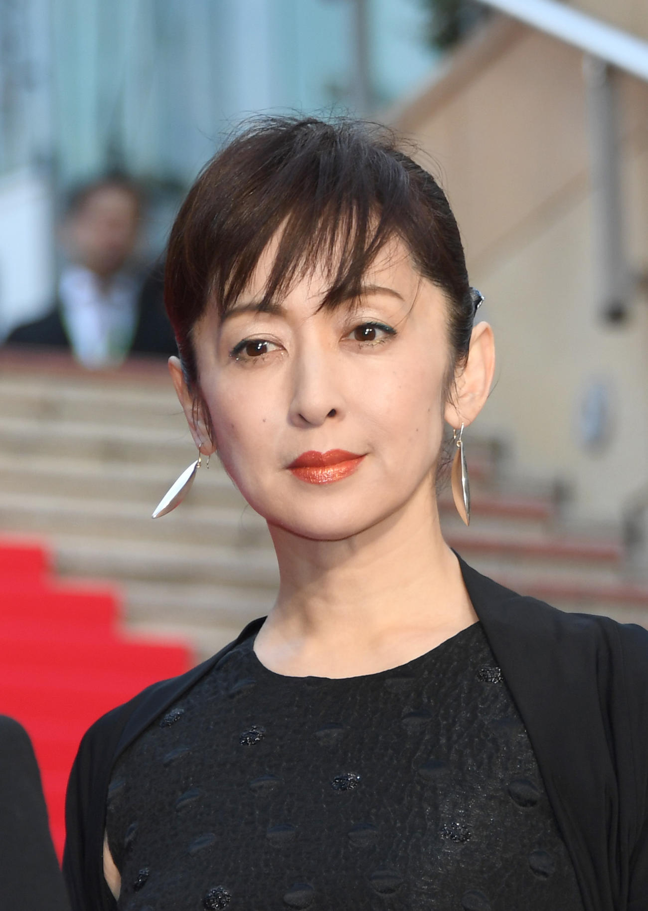 「ミス・シャーロック」完成披露試写会のレッドカーペットでの斉藤由貴（2018年4月12日）