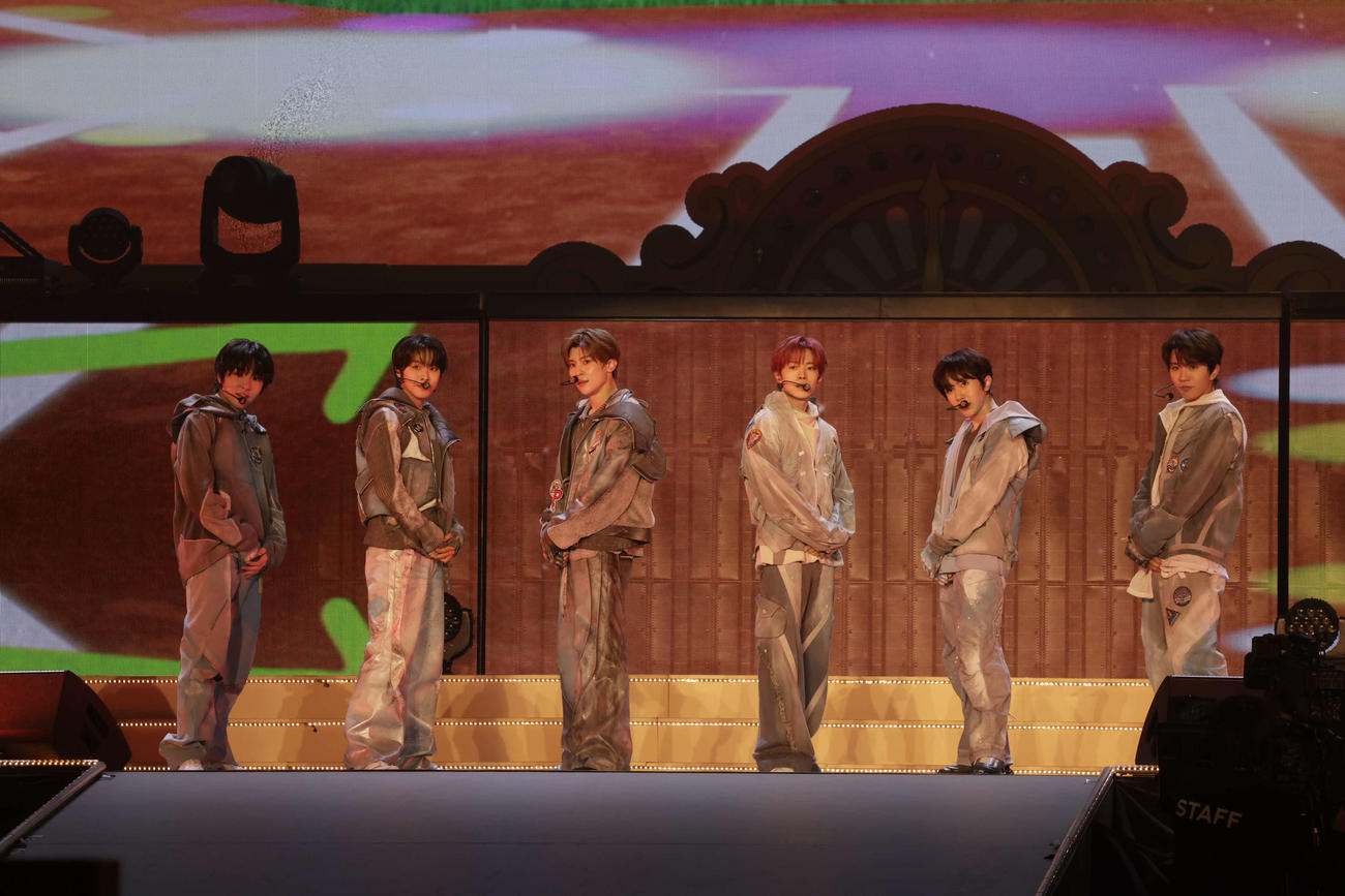 SMTOWN LIVE 2024 SMCU PALACE　＠TOKYOでパフォーマンスするNCT WISH。左からサクヤ、リク、シオン、ユウシ、リョウ、ジェヒ