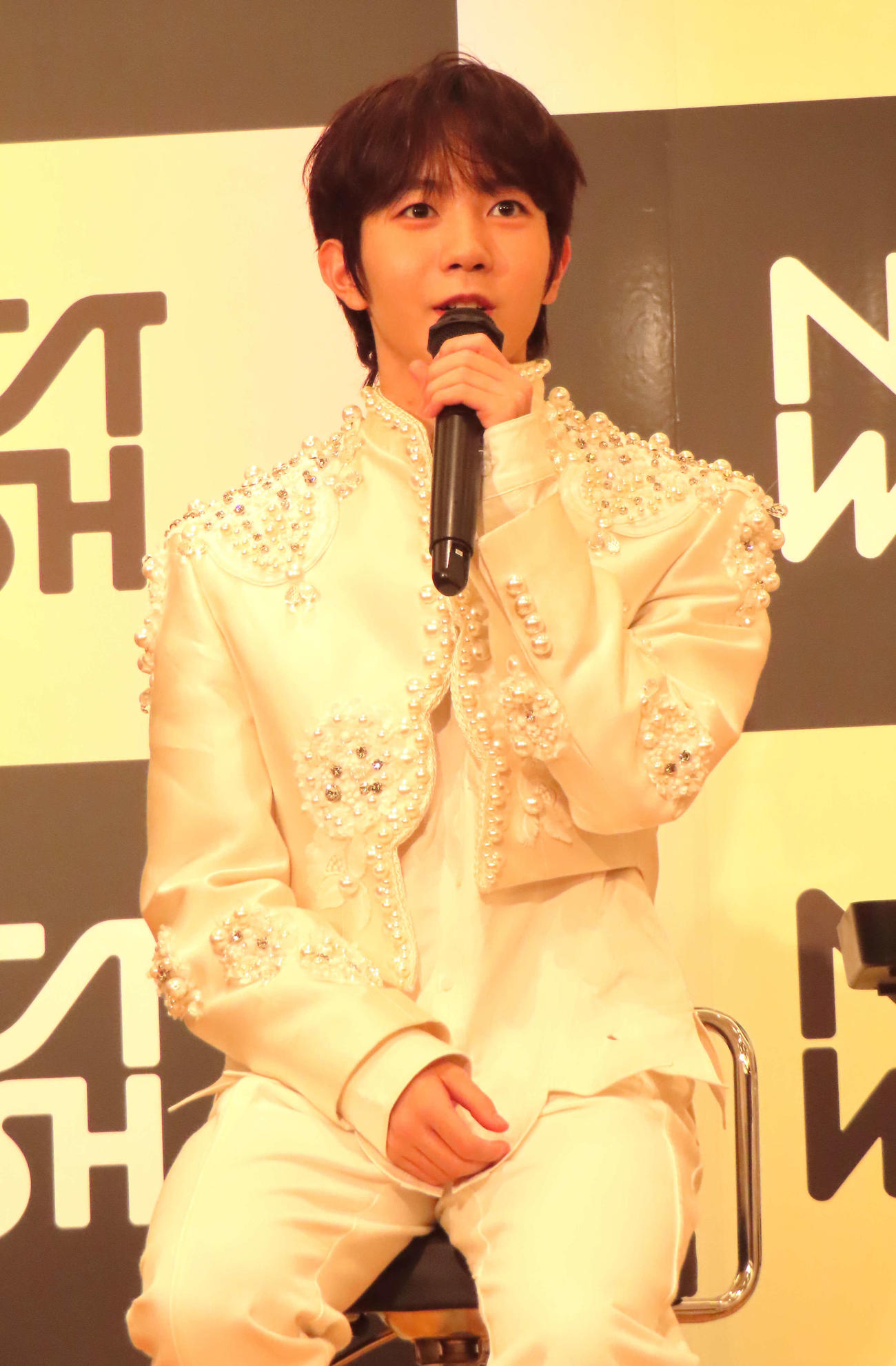 会見に臨むNCT WISHリョウ