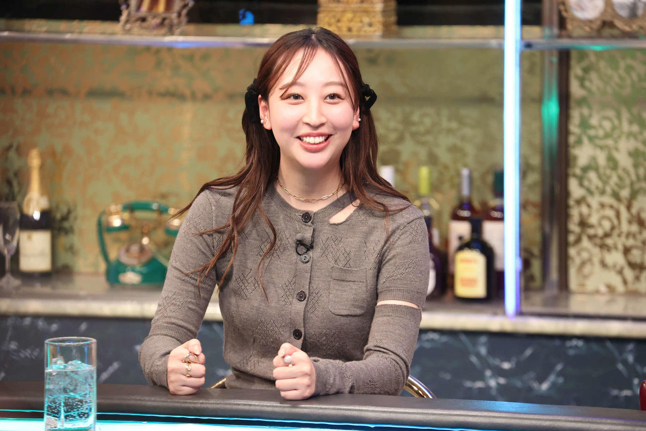 フジテレビ系「酒のツマミになる話」に出演するたけうちほのか（C）フジテレビ