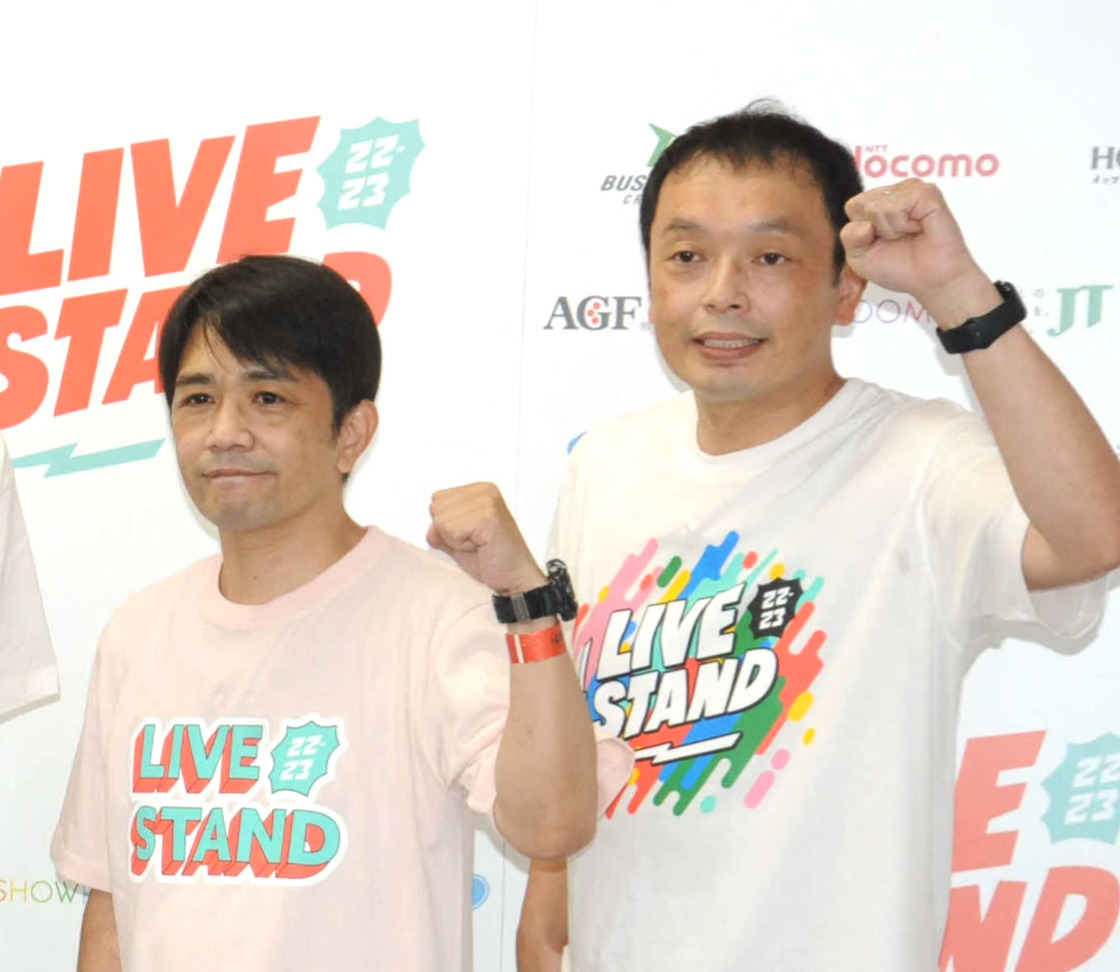 中川家の剛（左）と礼二（2022年撮影）